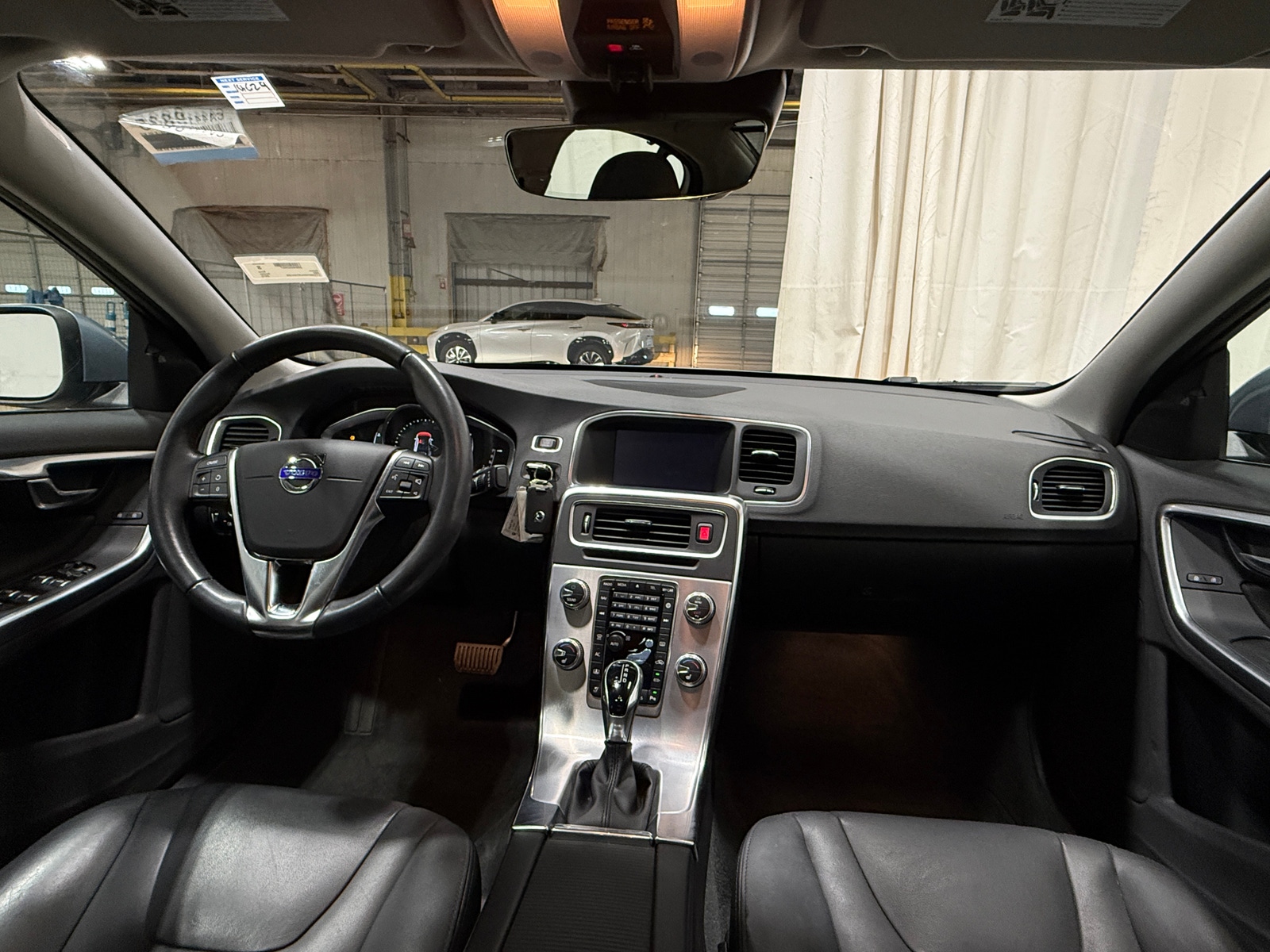 Thumbnail: 2018 Volvo S60 - 2