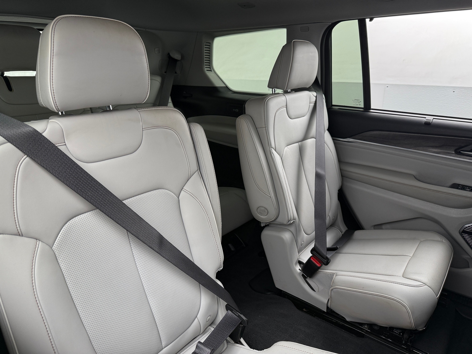 Thumbnail: 2022 Jeep Grand Cherokee L - 5