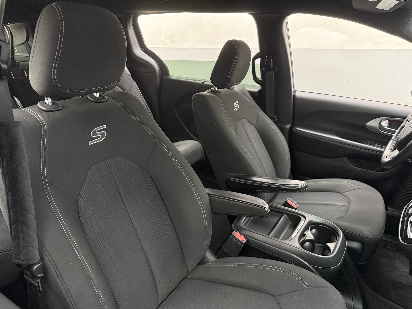 Thumbnail: 2019 Chrysler Pacifica - 2