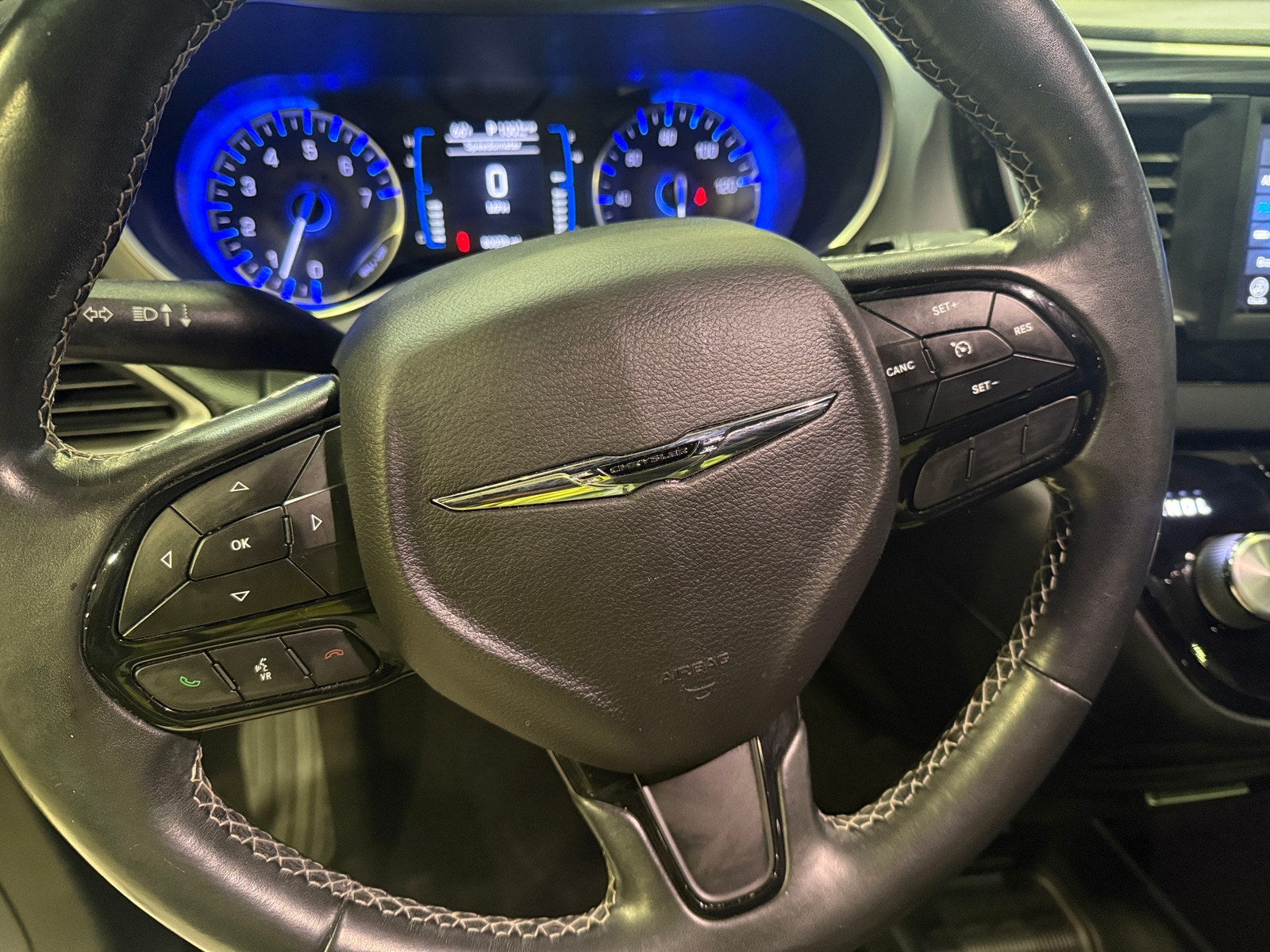 Thumbnail: 2019 Chrysler Pacifica - 5