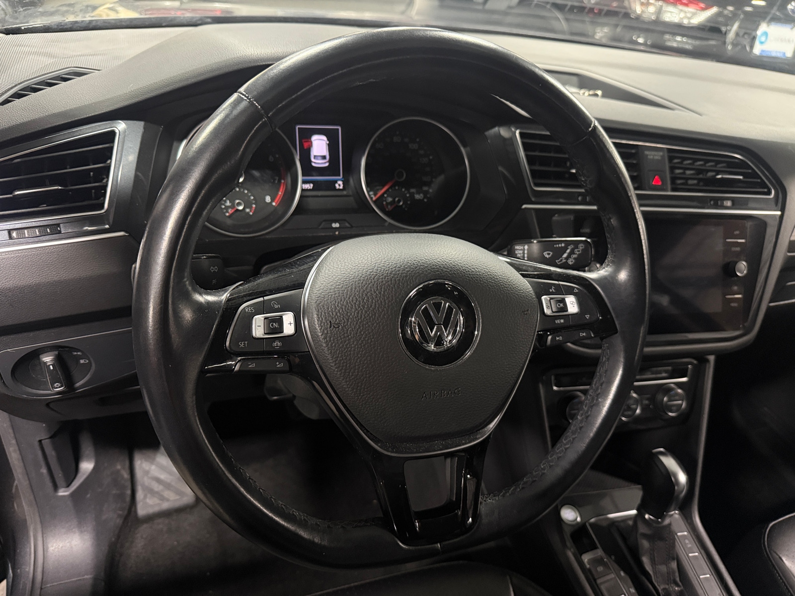 Thumbnail: 2019 Volkswagen Tiguan - 4