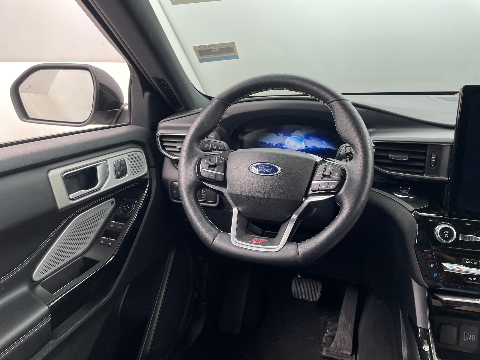 Thumbnail: 2022 Ford Explorer - 4