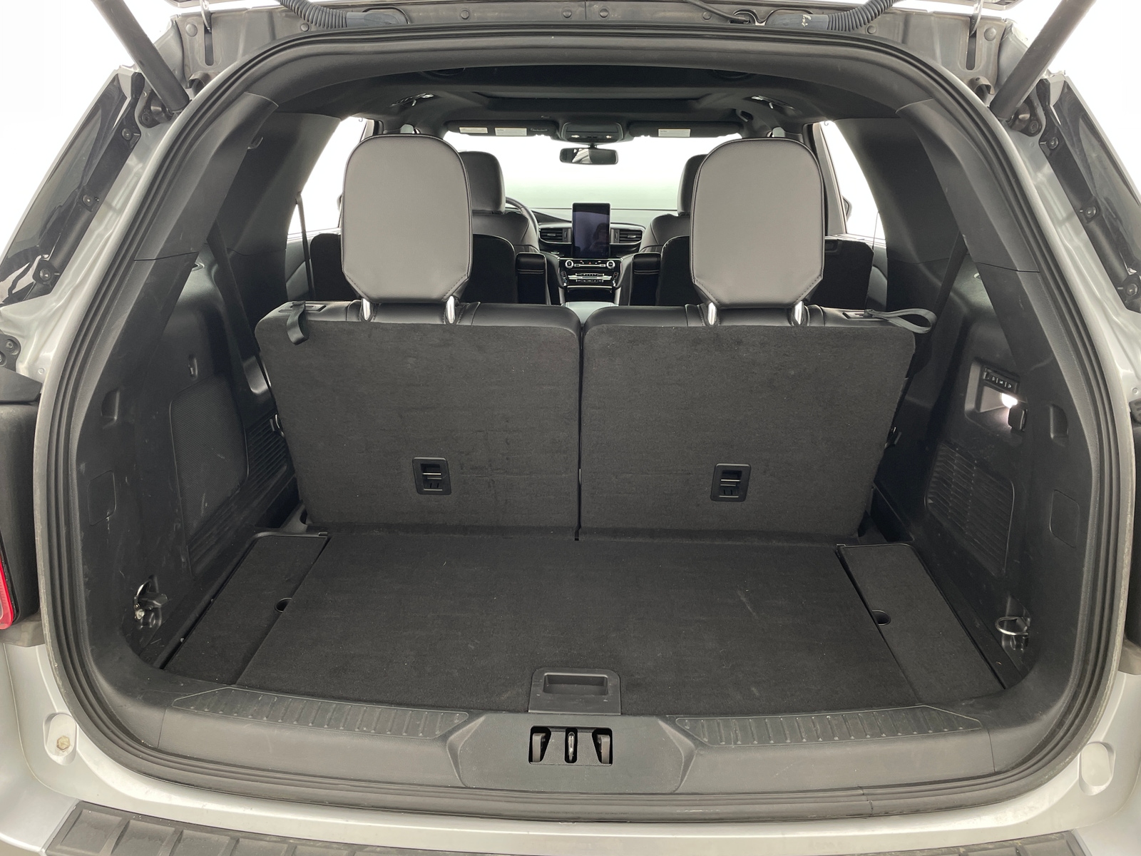 Thumbnail: 2022 Ford Explorer - 6