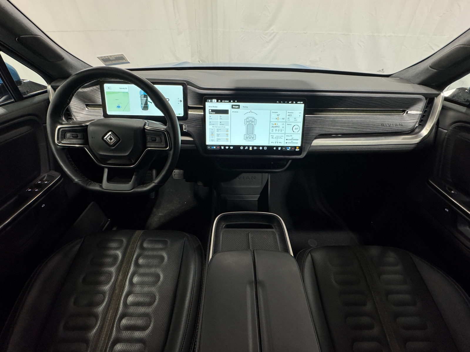 Thumbnail: 2025 Rivian R1S - 2