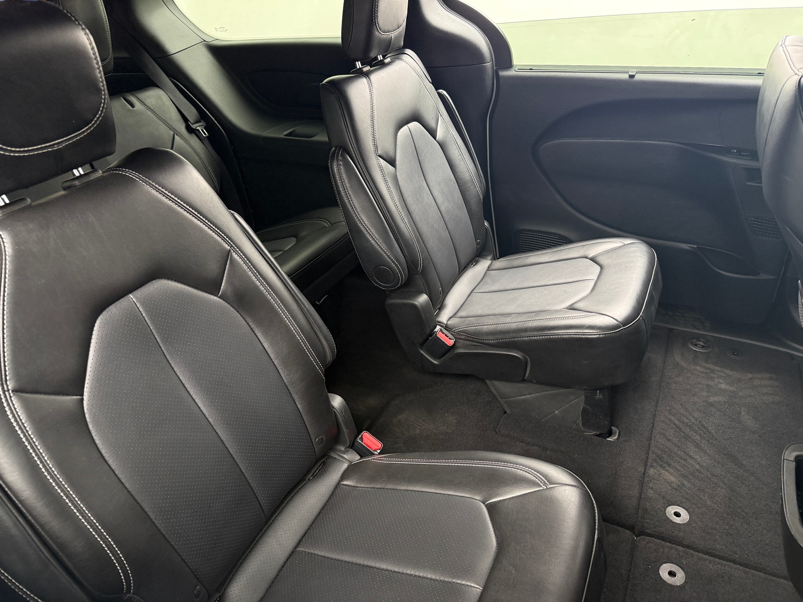 Thumbnail: 2025 Chrysler Pacifica - 5