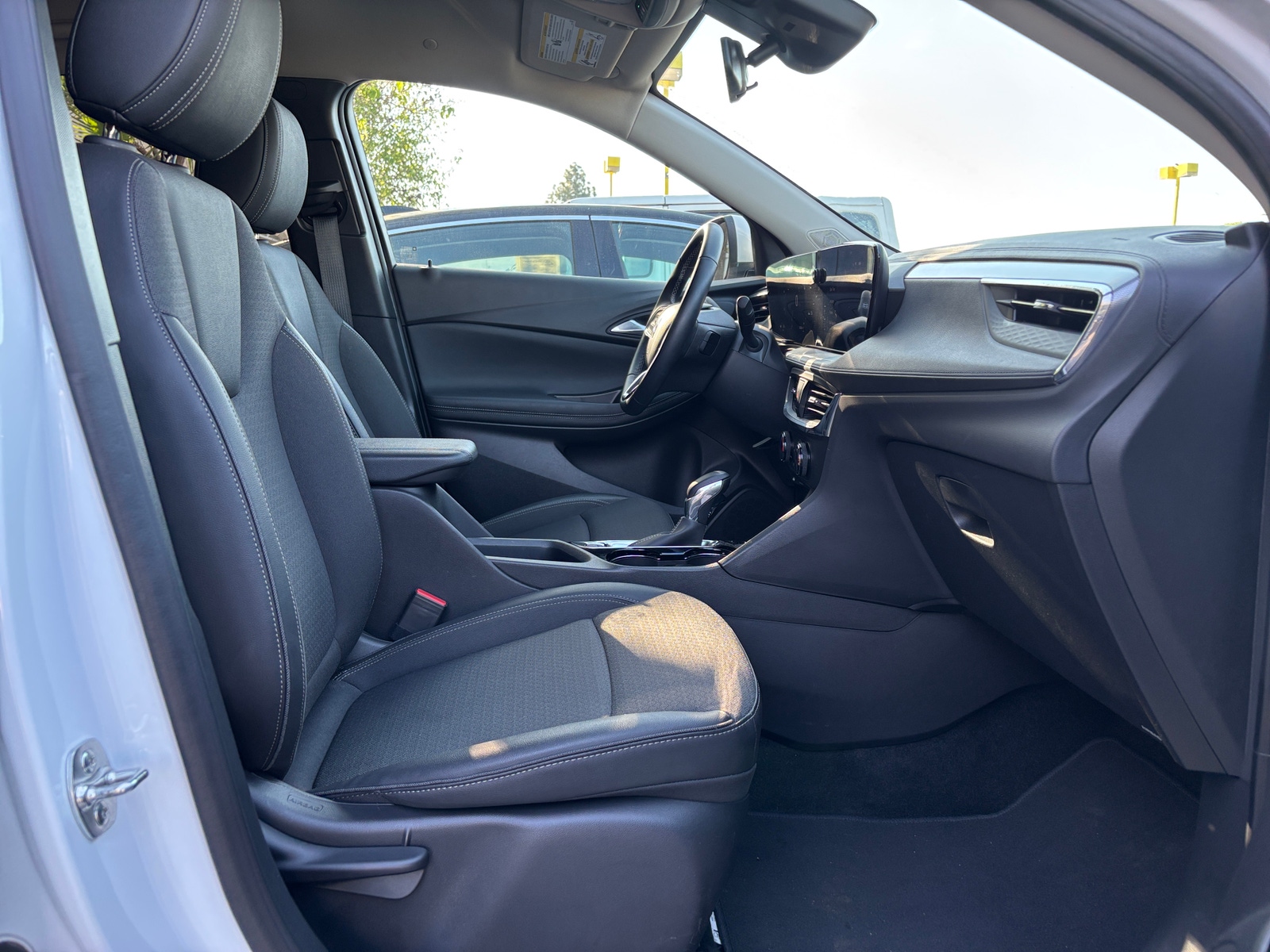 Thumbnail: 2025 Buick Encore GX - 2