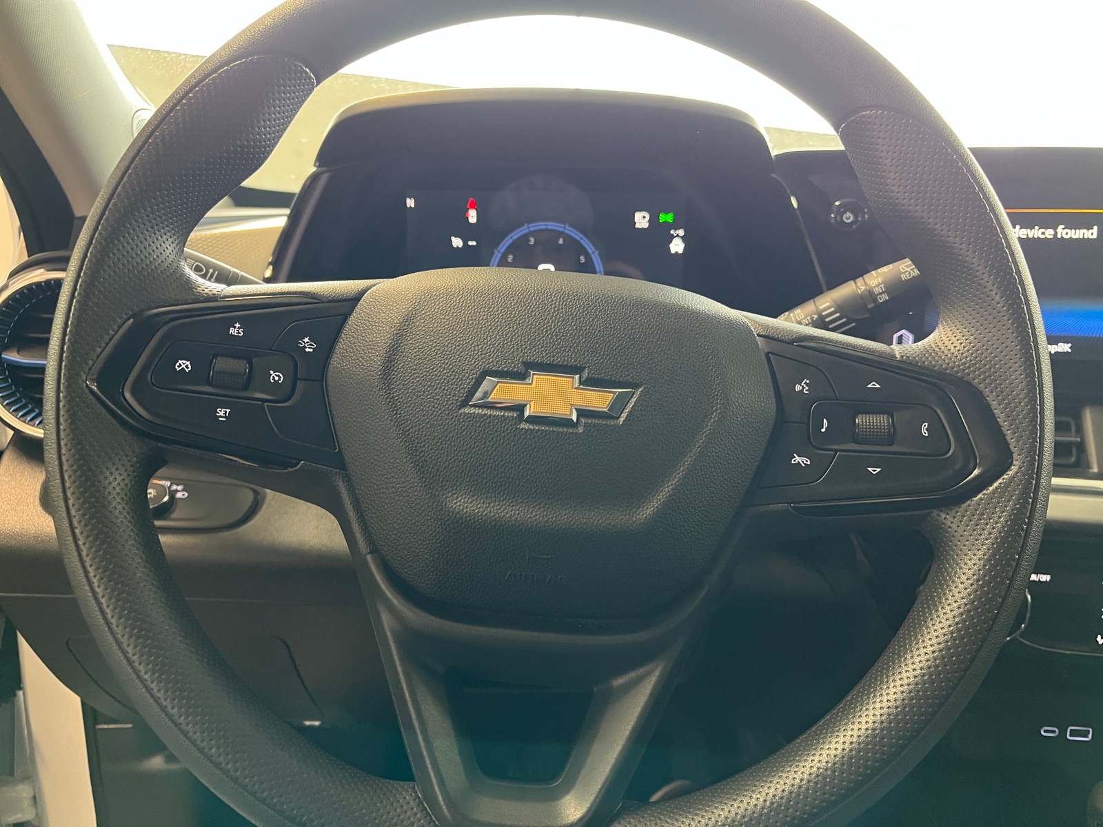 Thumbnail: 2025 Chevrolet Trax - 5