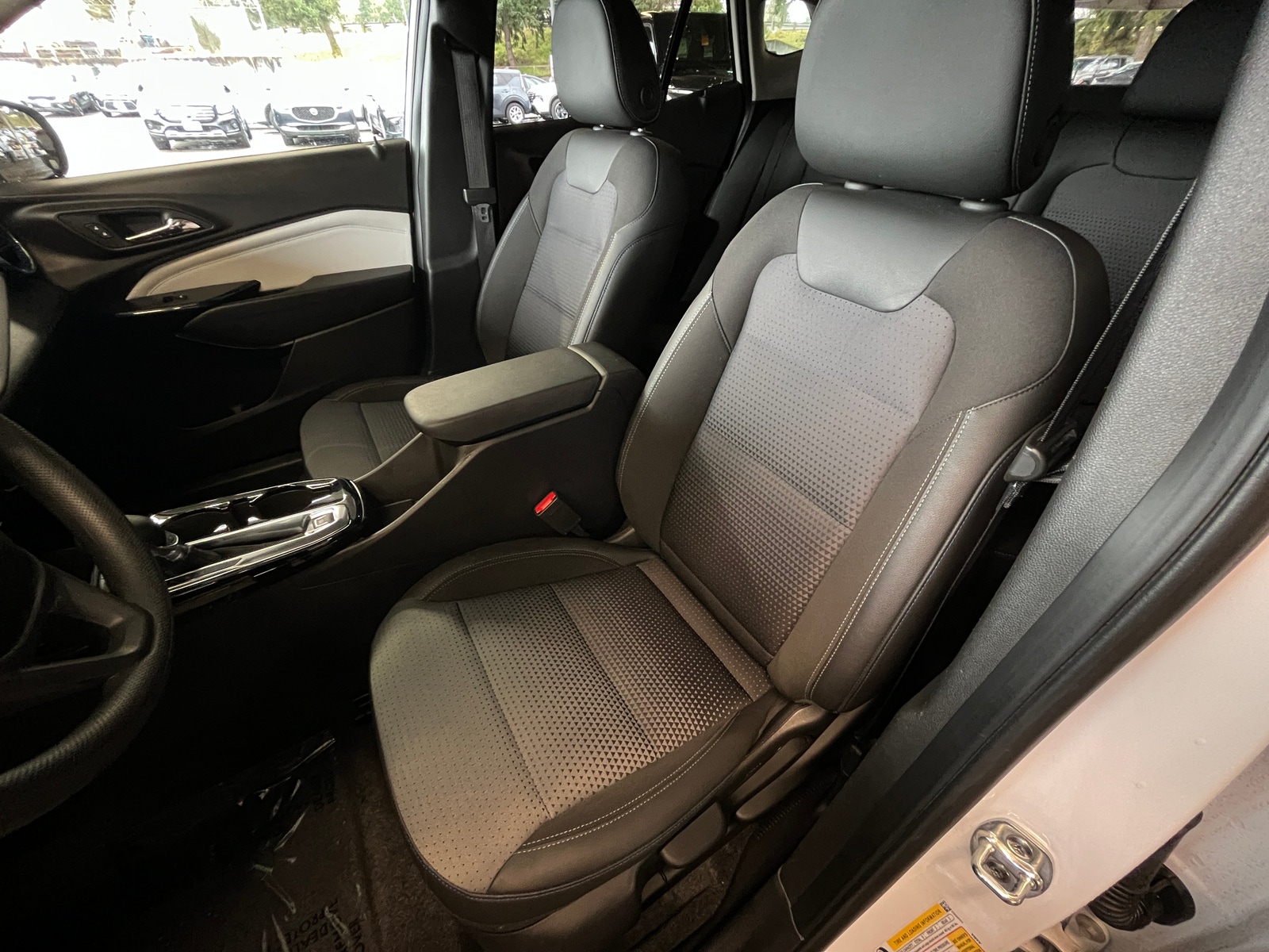 Thumbnail: 2025 Chevrolet Trax - 2