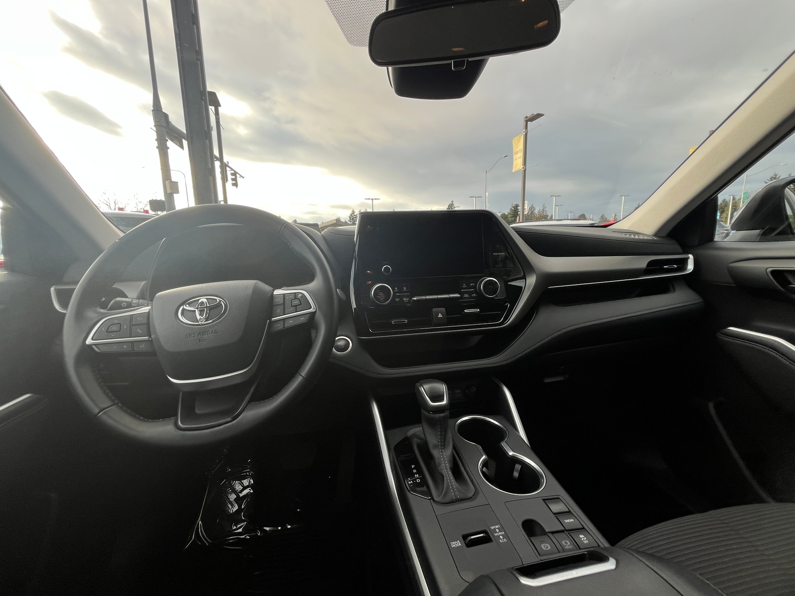 Thumbnail: 2025 Toyota Highlander - 3