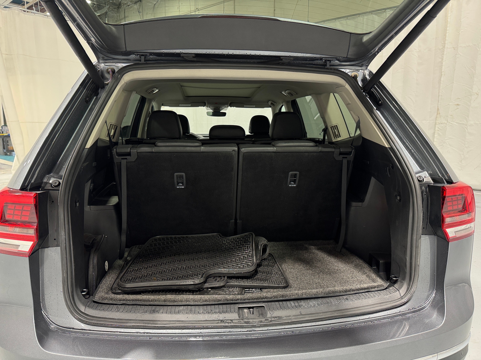 Thumbnail: 2018 Volkswagen Atlas - 6