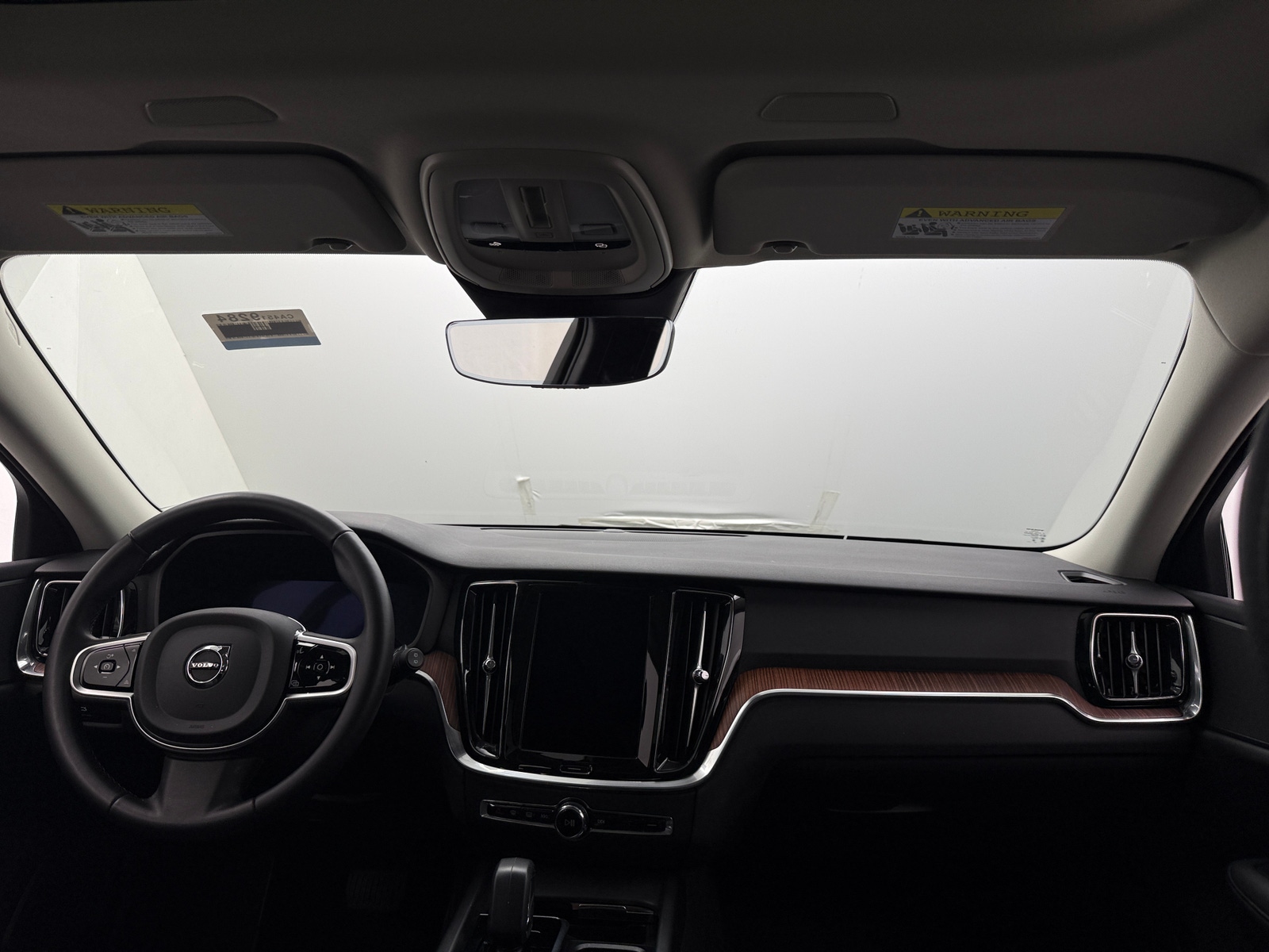 Thumbnail: 2025 Volvo V60 - 2