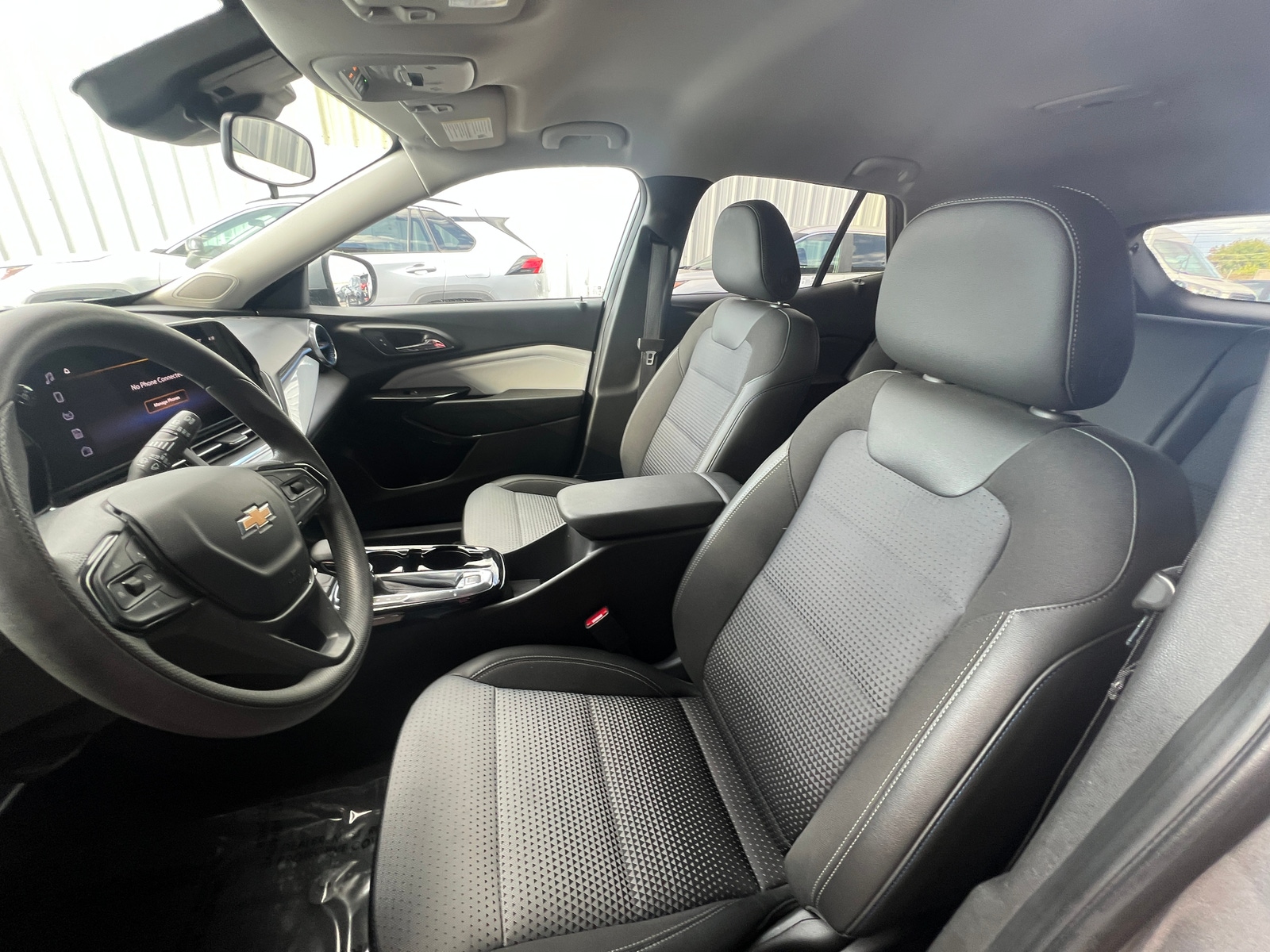 Thumbnail: 2025 Chevrolet Trax - 2