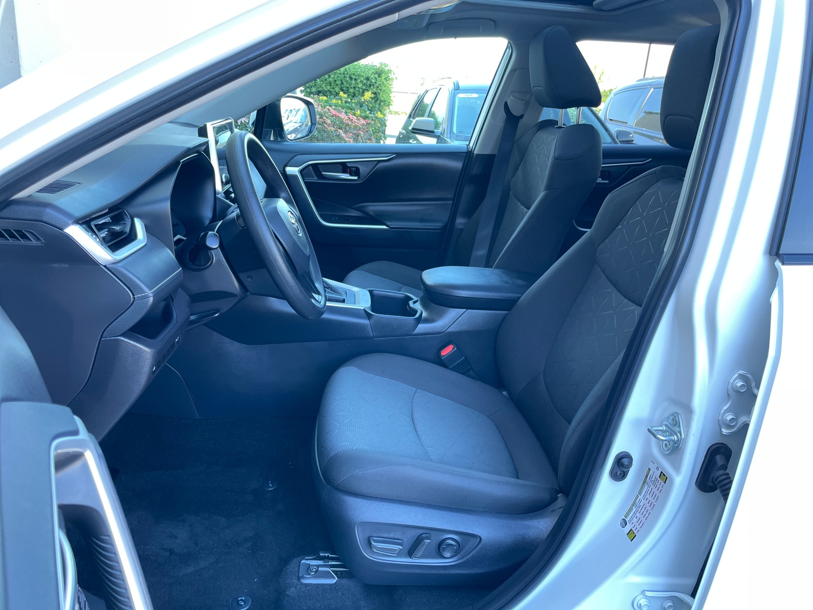 Thumbnail: 2025 Toyota RAV4 - 2