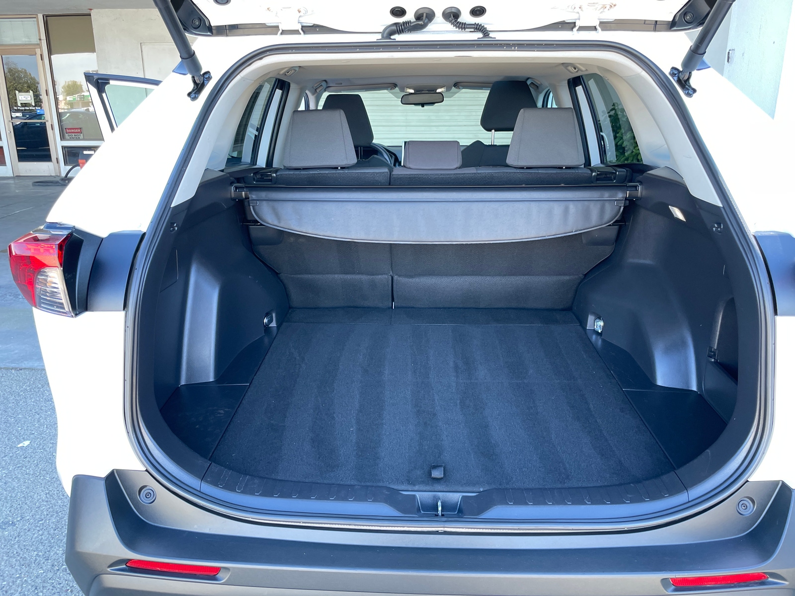 Thumbnail: 2025 Toyota RAV4 - 6