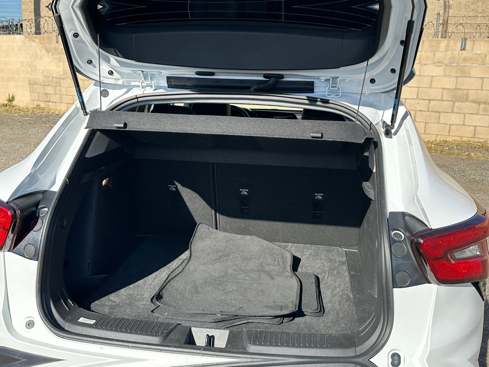 Thumbnail: 2025 Chevrolet Trax - 6