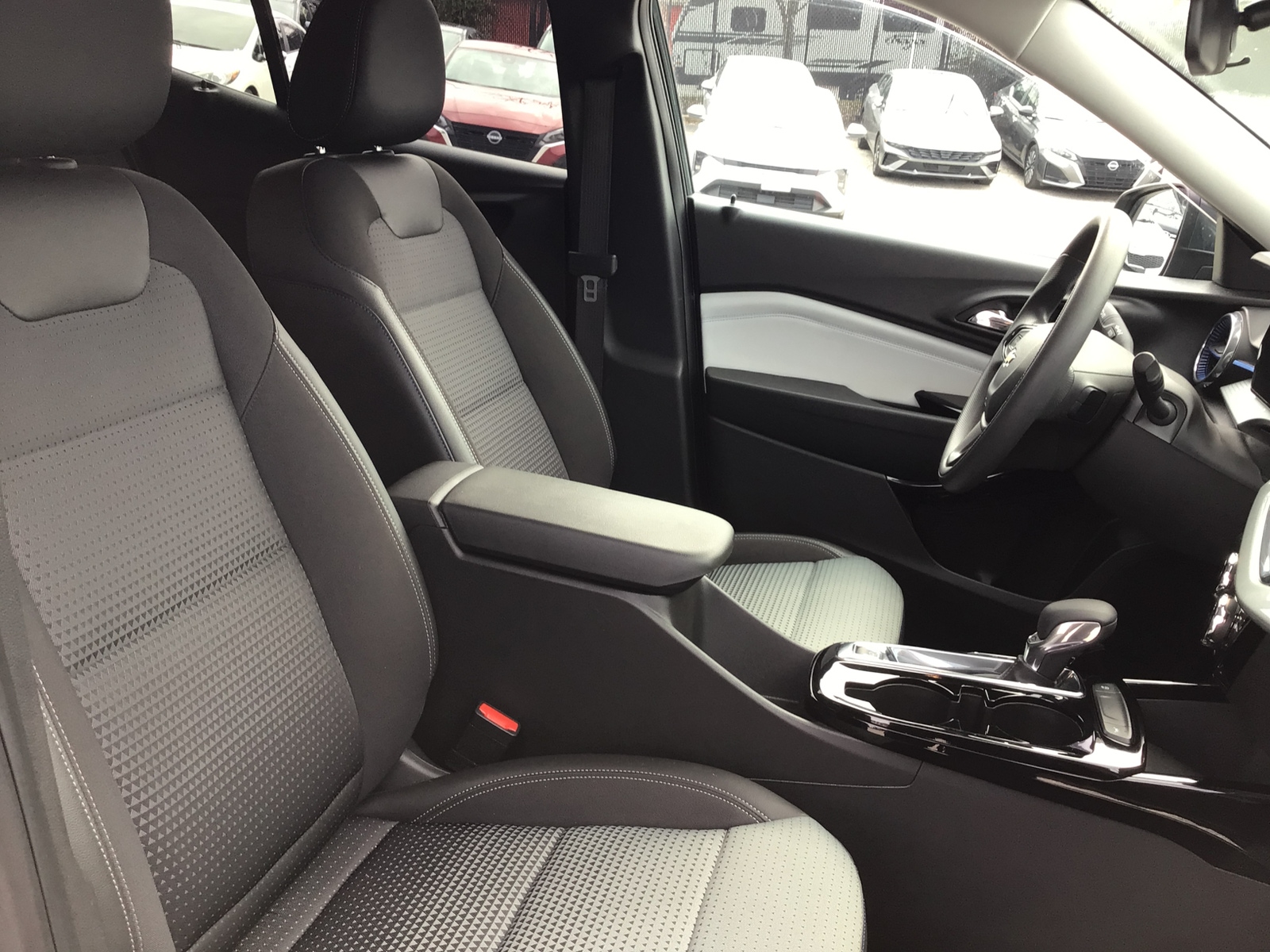 Thumbnail: 2025 Chevrolet Trax - 2