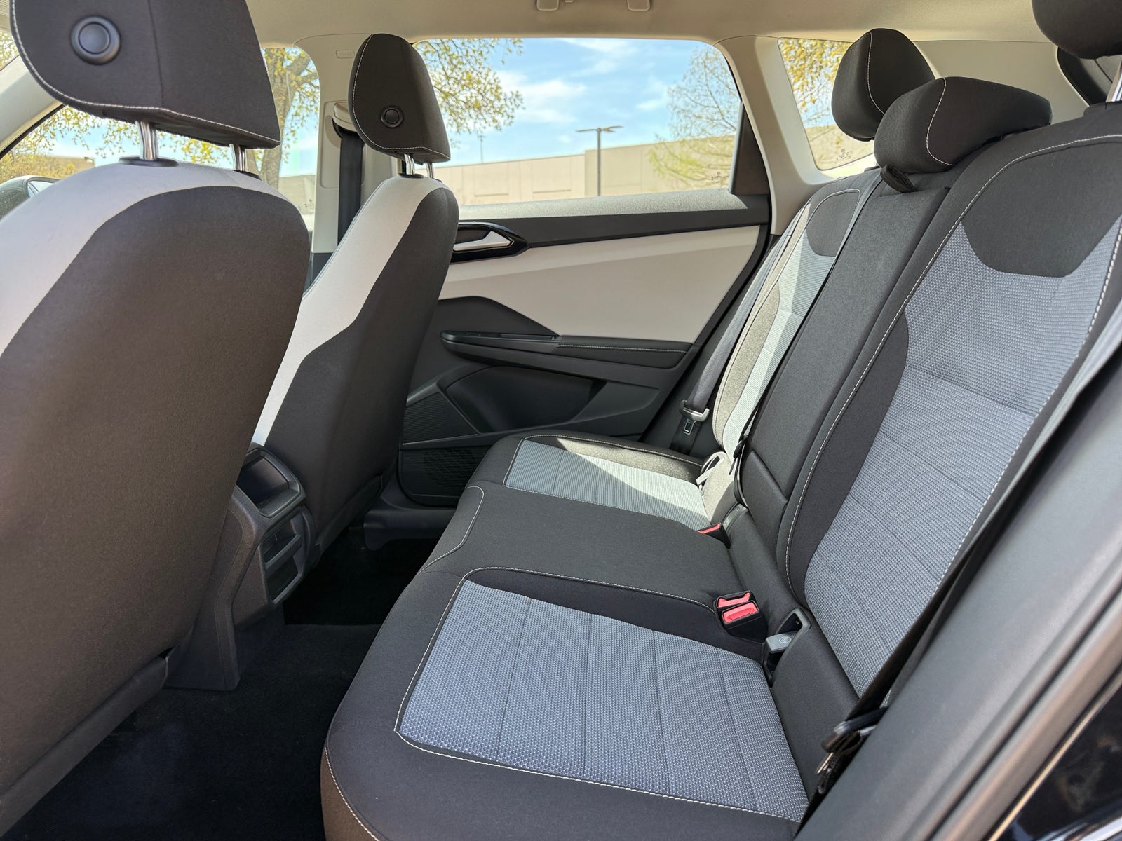 Thumbnail: 2025 Volkswagen Taos - 6