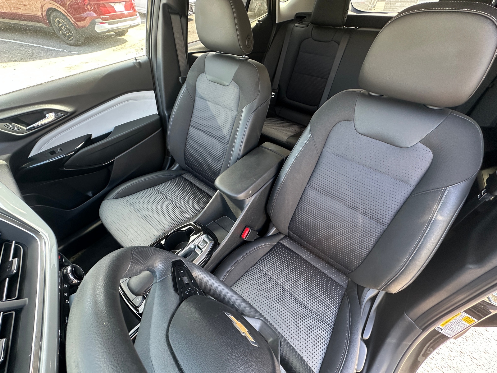 Thumbnail: 2025 Chevrolet Trax - 2