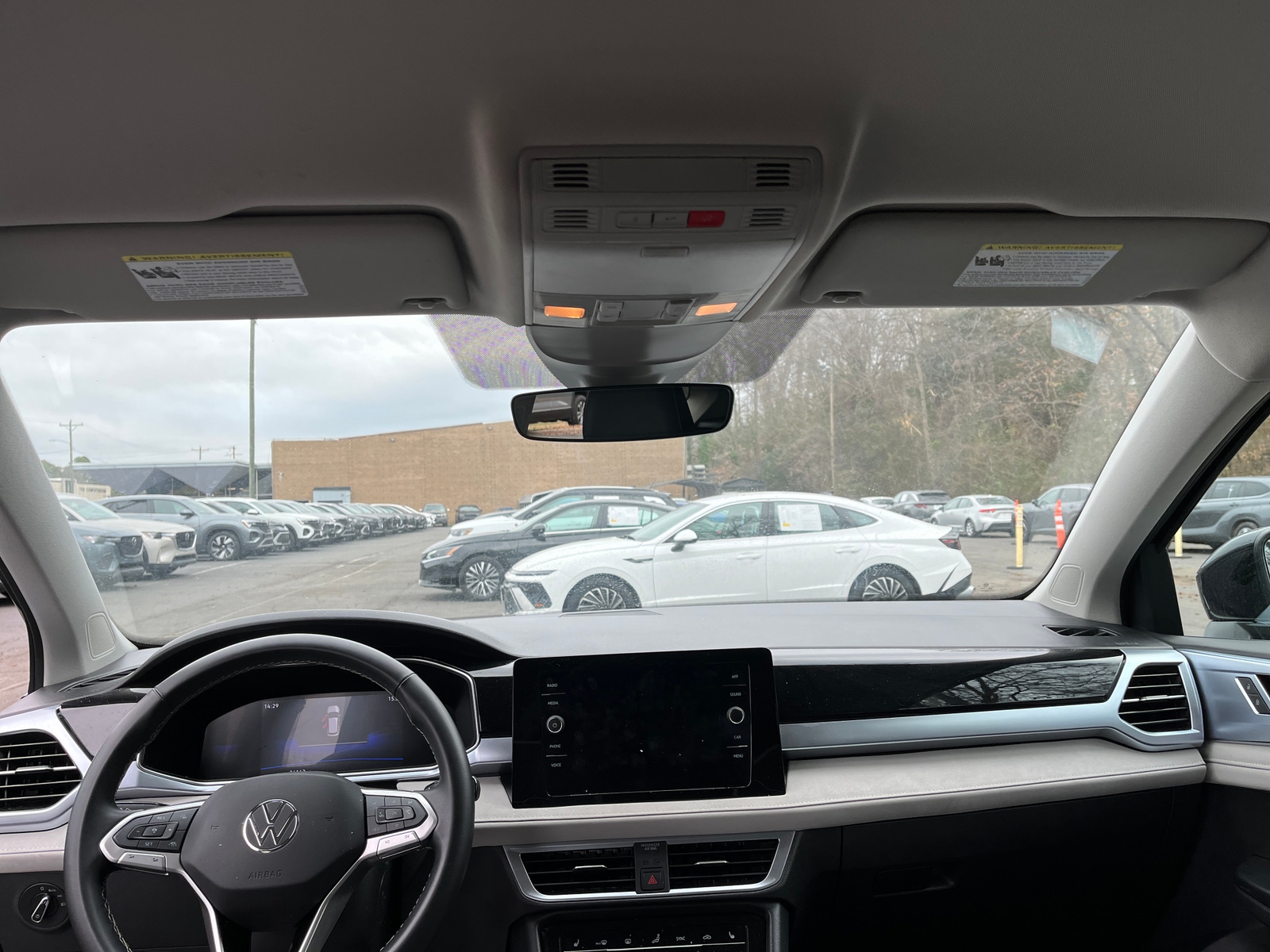 Thumbnail: 2025 Volkswagen Taos - 3