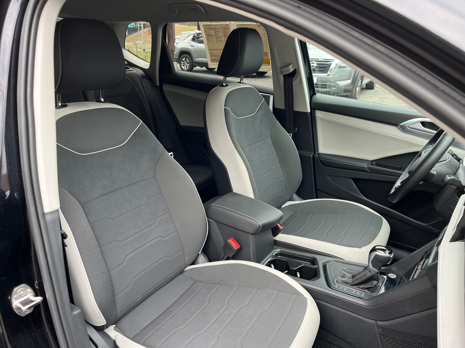 Thumbnail: 2025 Volkswagen Taos - 2