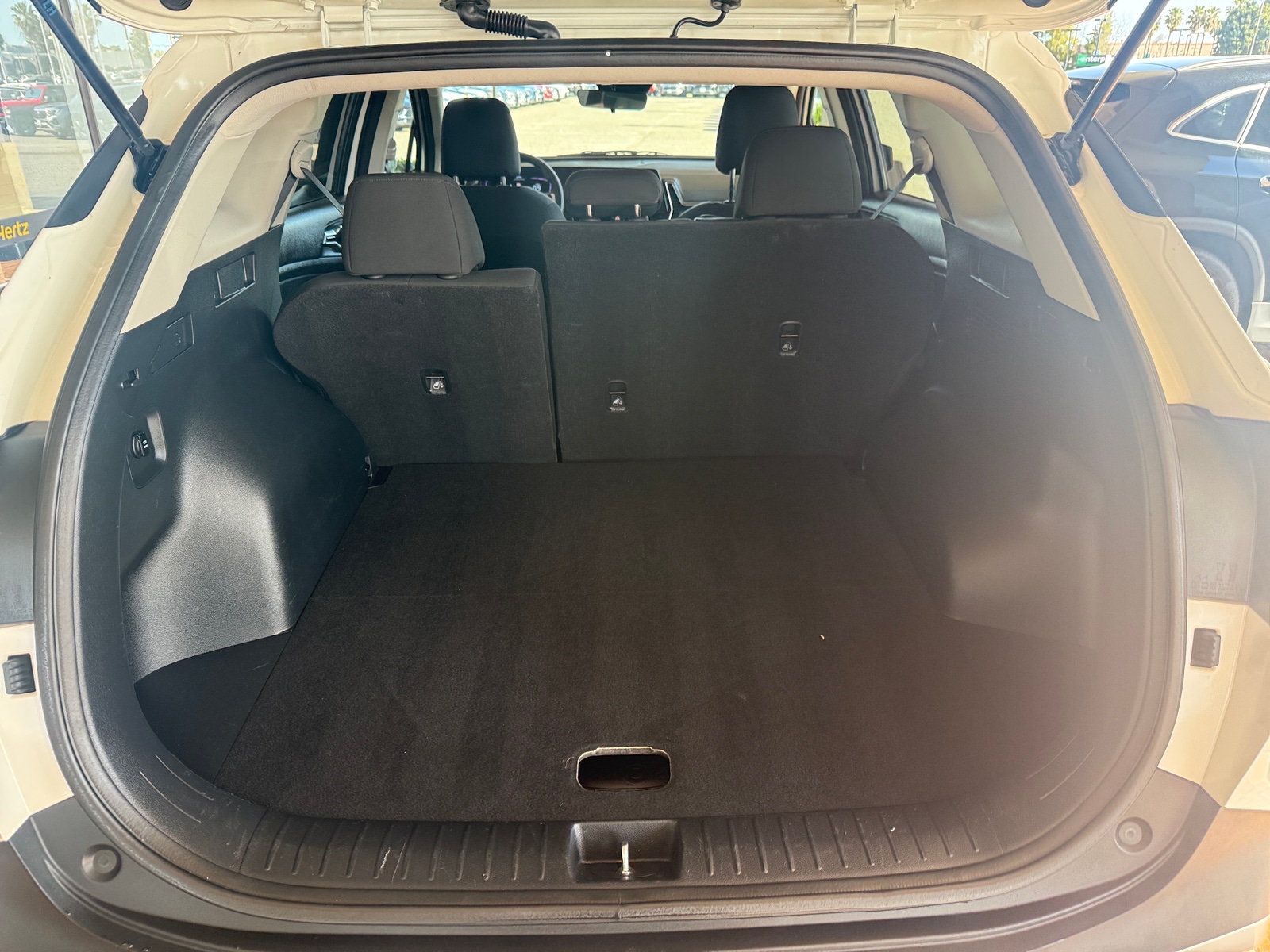 Thumbnail: 2025 Kia Sportage - 5