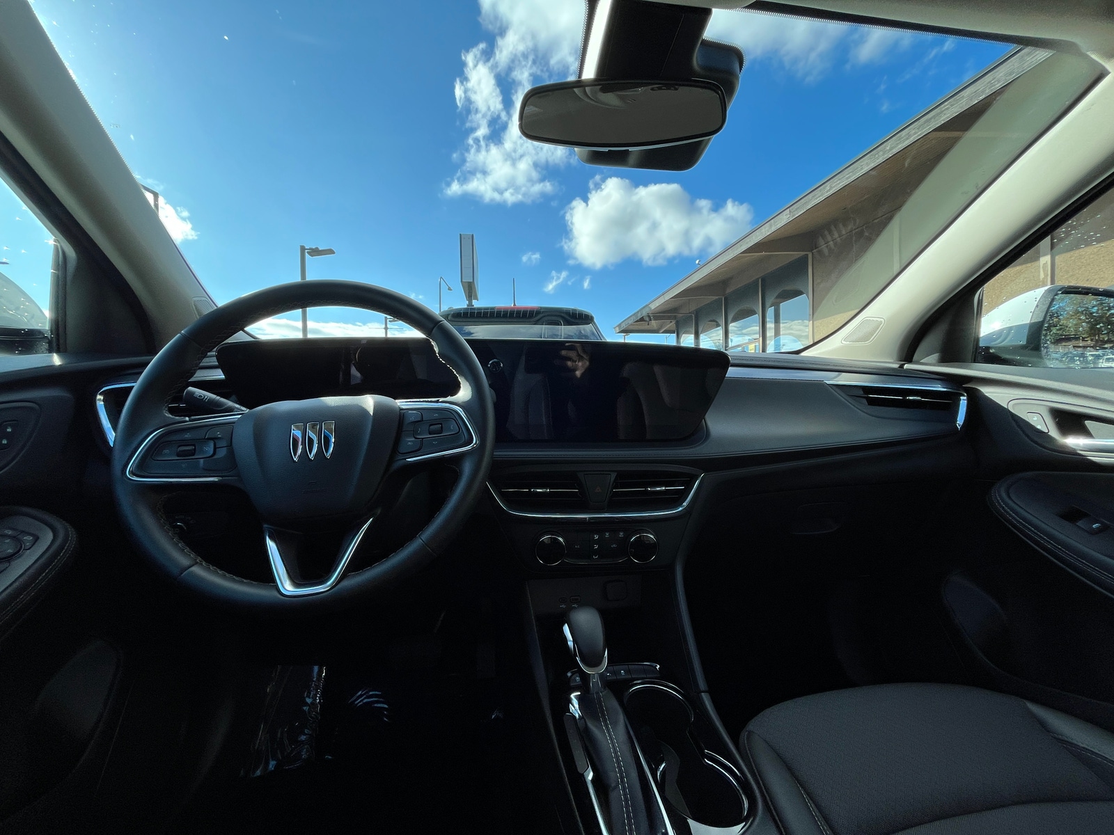 Thumbnail: 2025 Buick Encore GX - 3