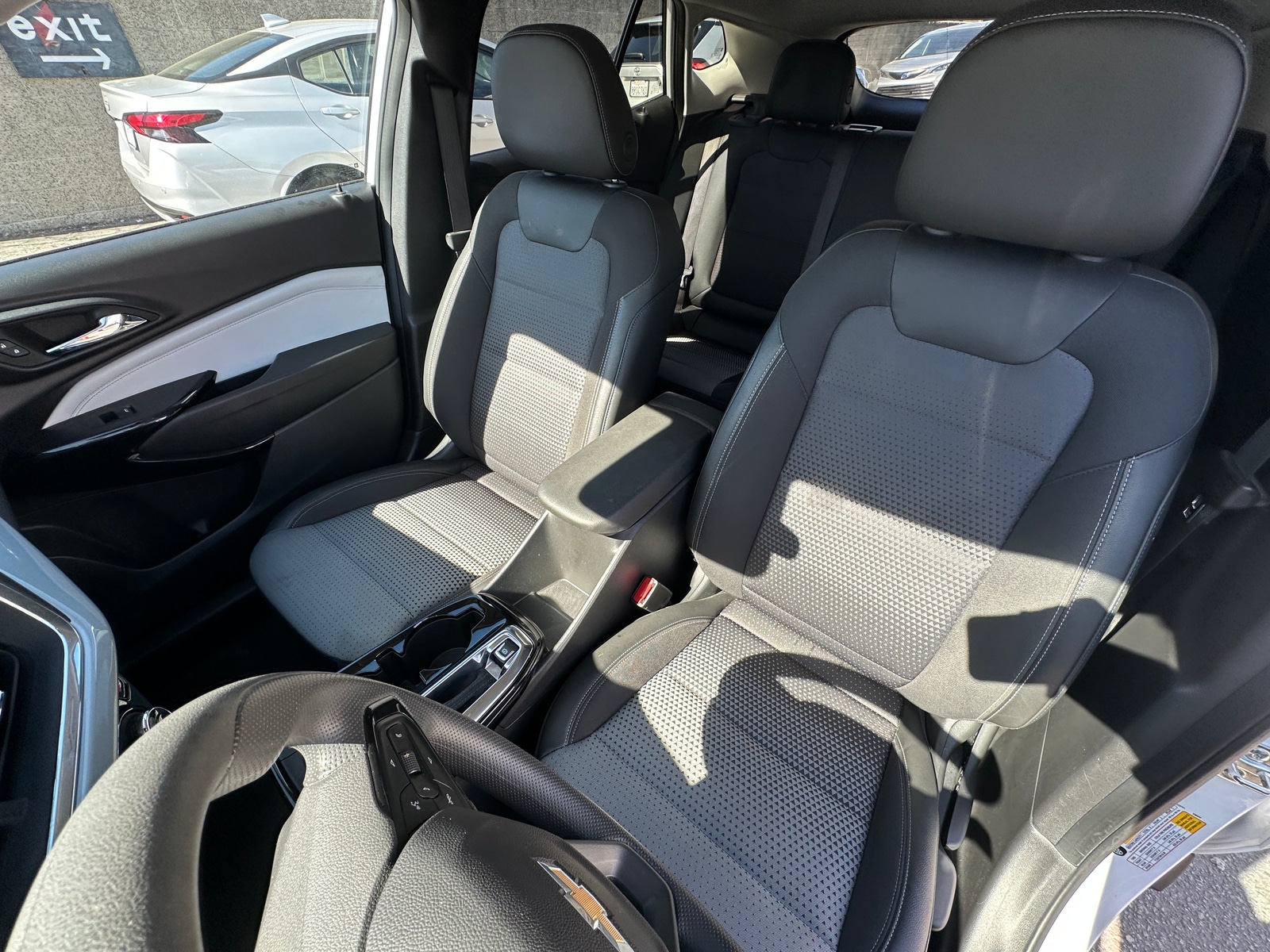 Thumbnail: 2025 Chevrolet Trax - 2