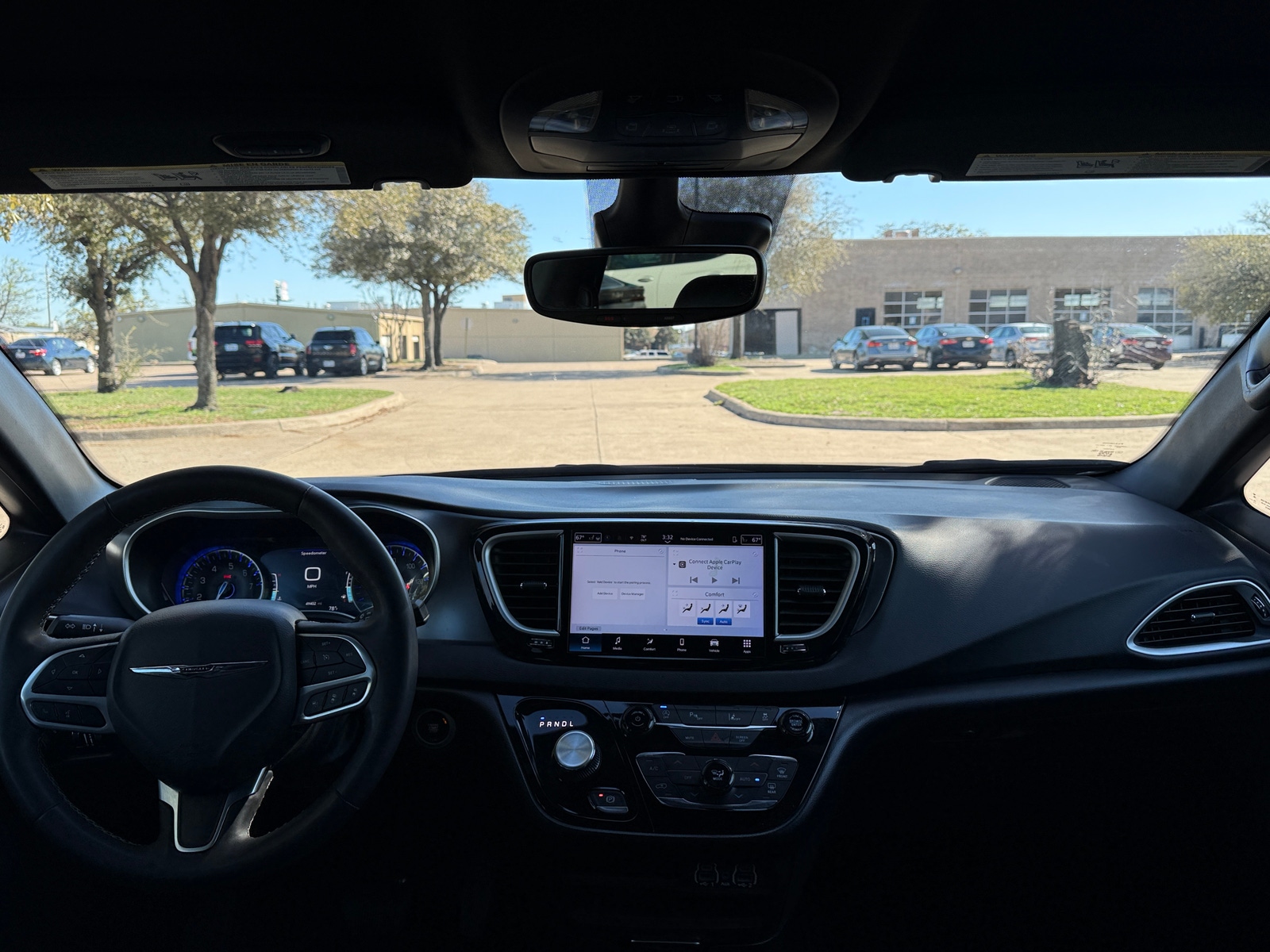 Thumbnail: 2025 Chrysler Pacifica - 3