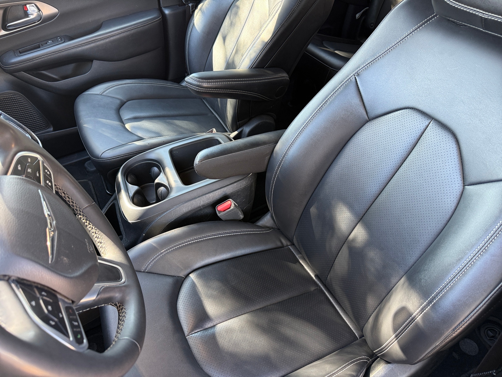 Thumbnail: 2025 Chrysler Pacifica - 2