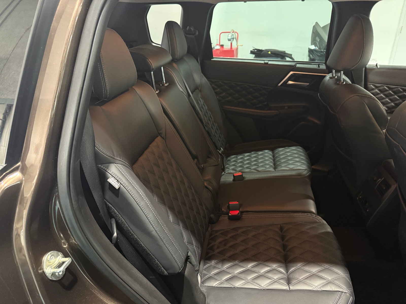 Thumbnail: 2023 Mitsubishi Outlander - 5