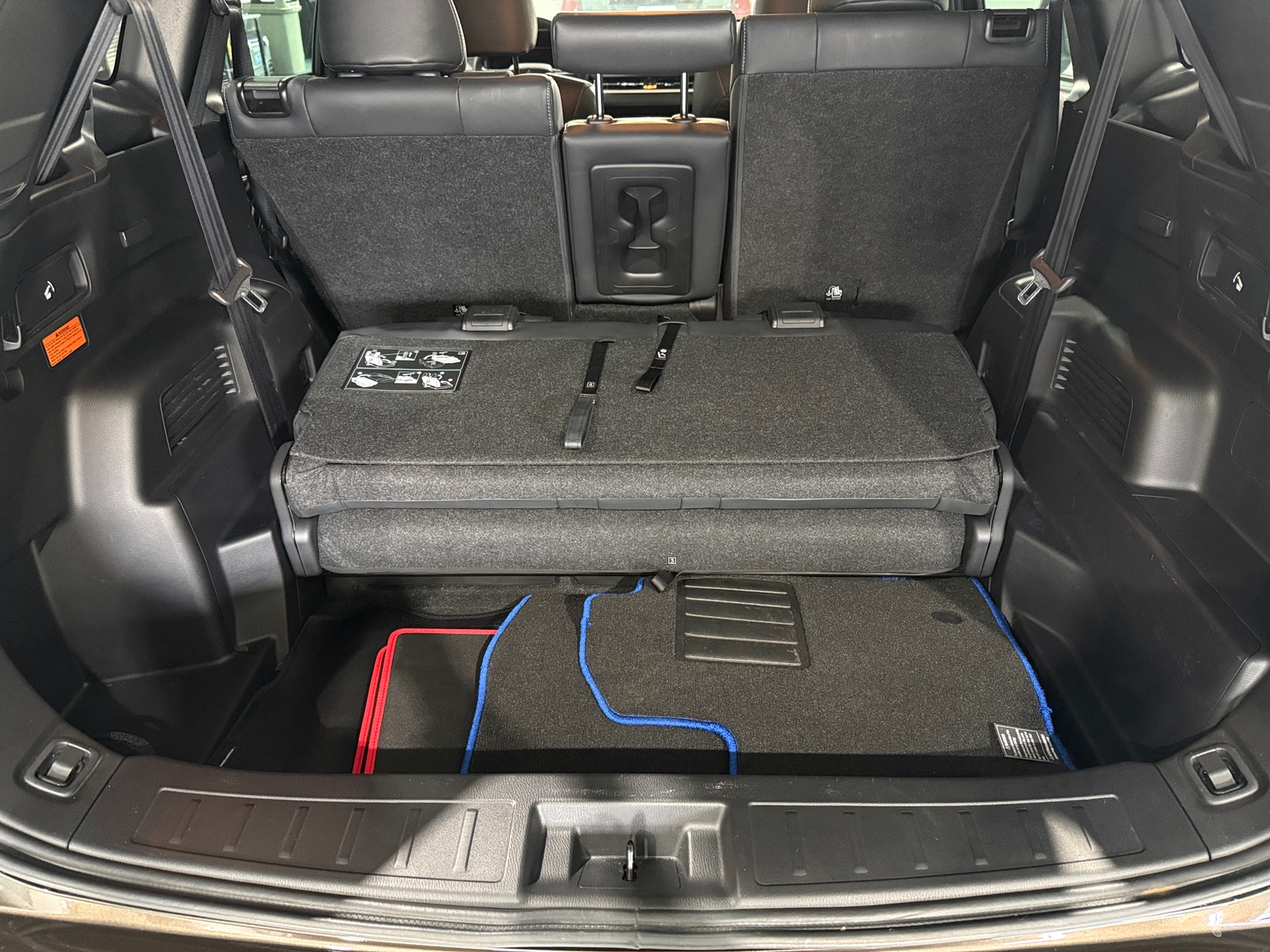 Thumbnail: 2023 Mitsubishi Outlander - 6