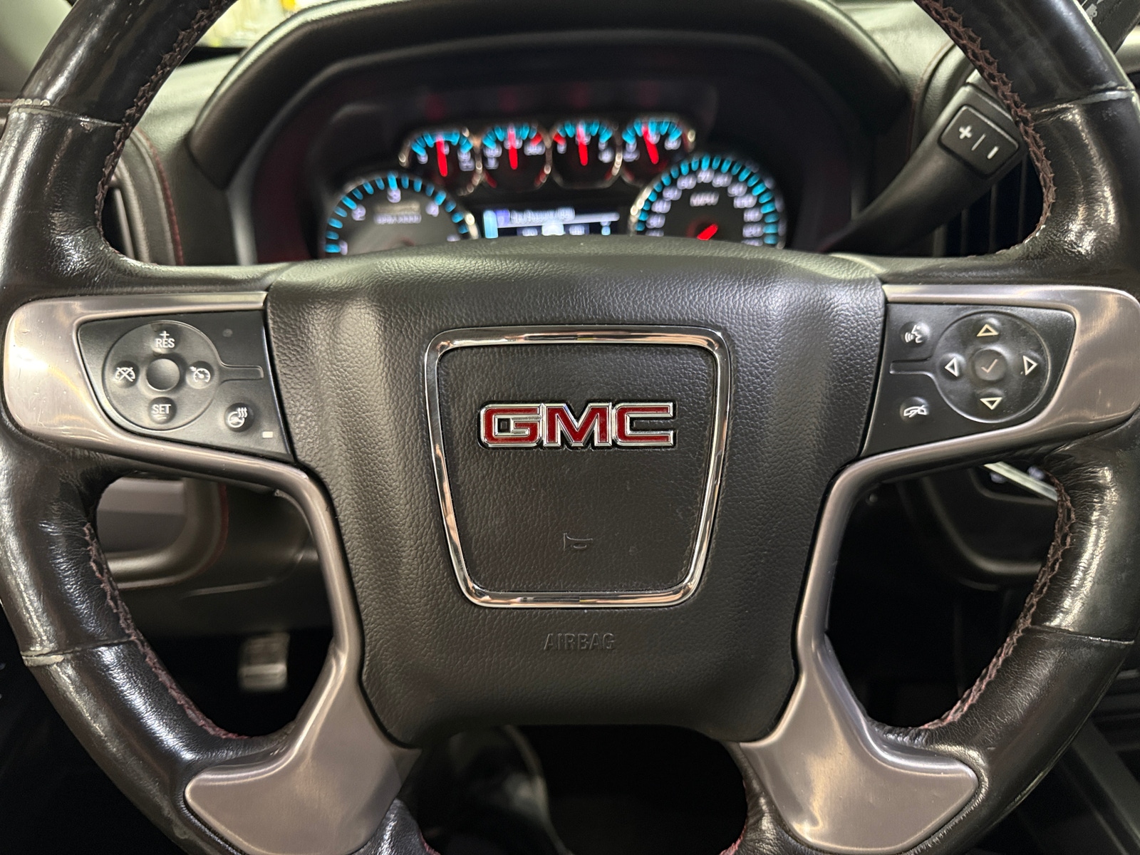 Thumbnail: 2018 GMC Sierra 2500 - 4