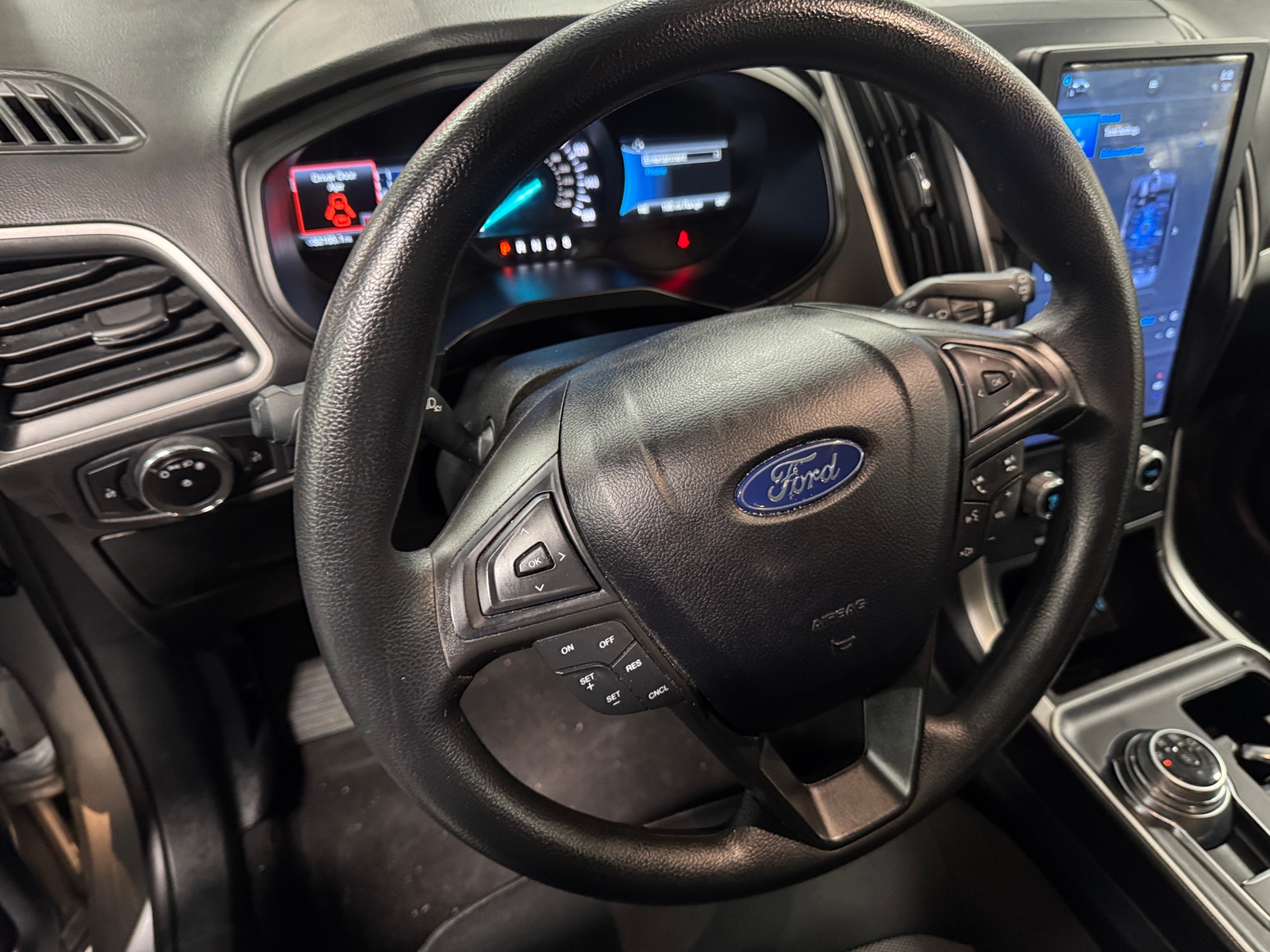 Thumbnail: 2023 Ford Edge - 5
