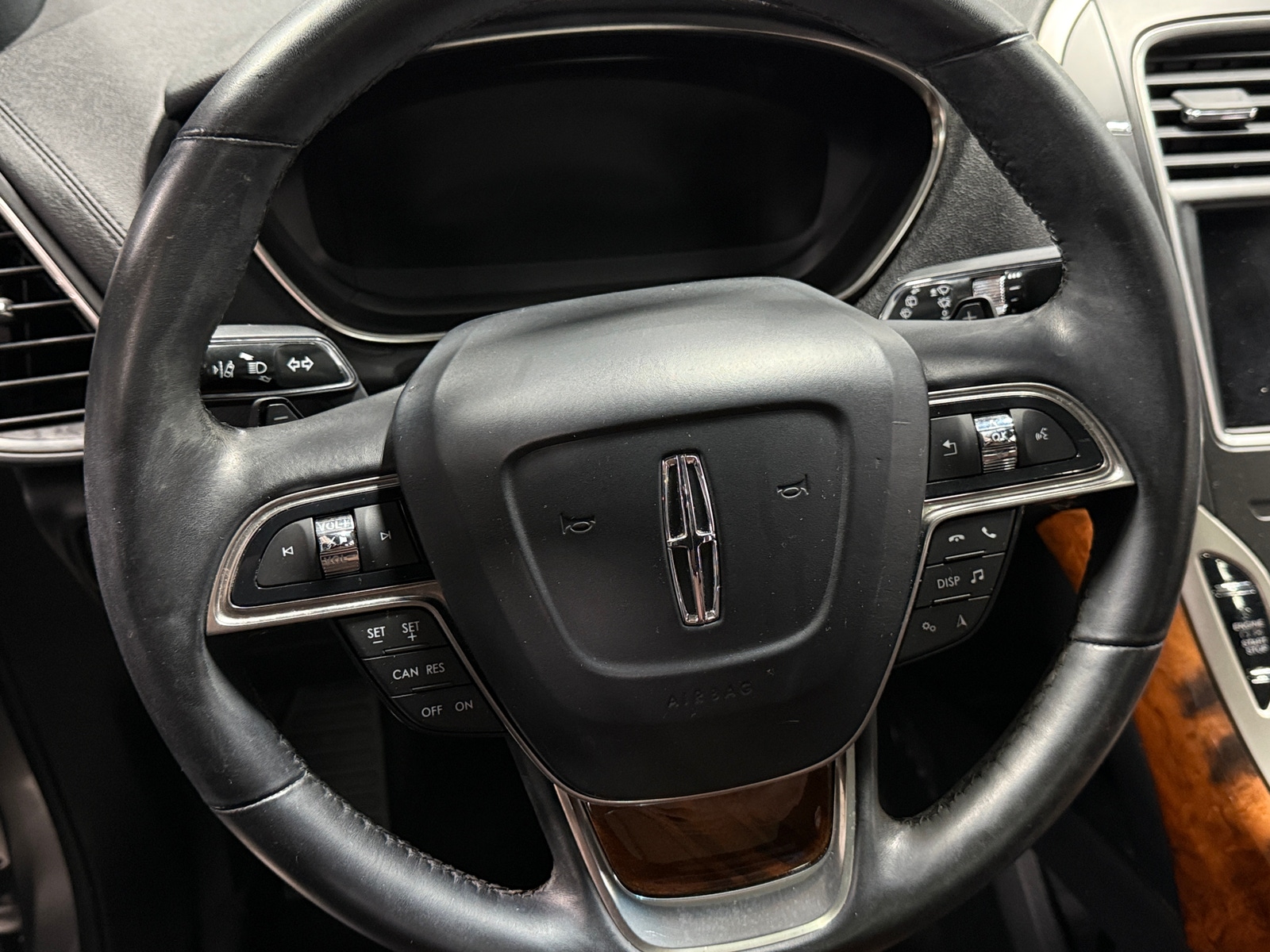 Thumbnail: 2020 Lincoln Nautilus - 4