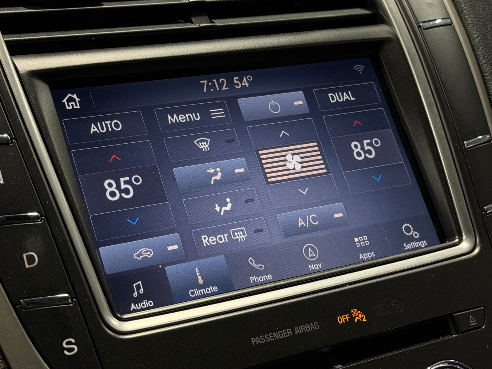 Thumbnail: 2020 Lincoln Nautilus - 3