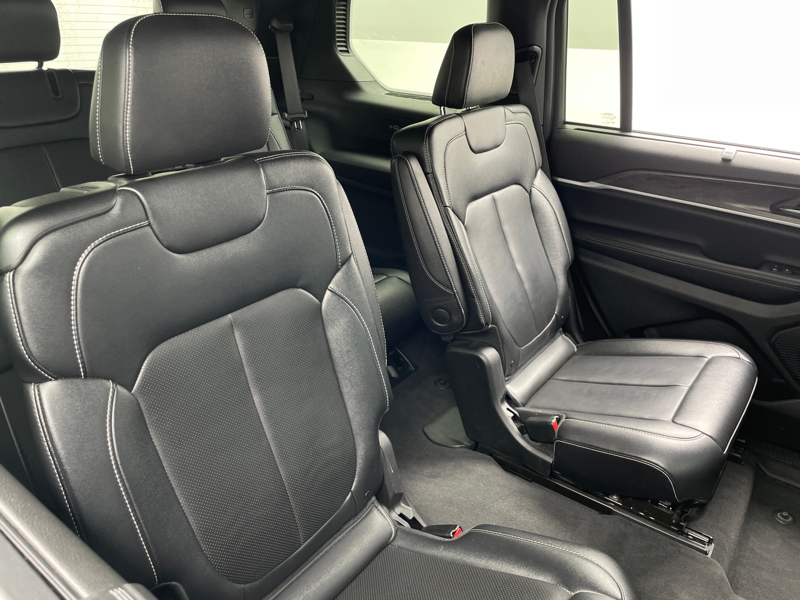 Thumbnail: 2024 Jeep Grand Cherokee L - 5