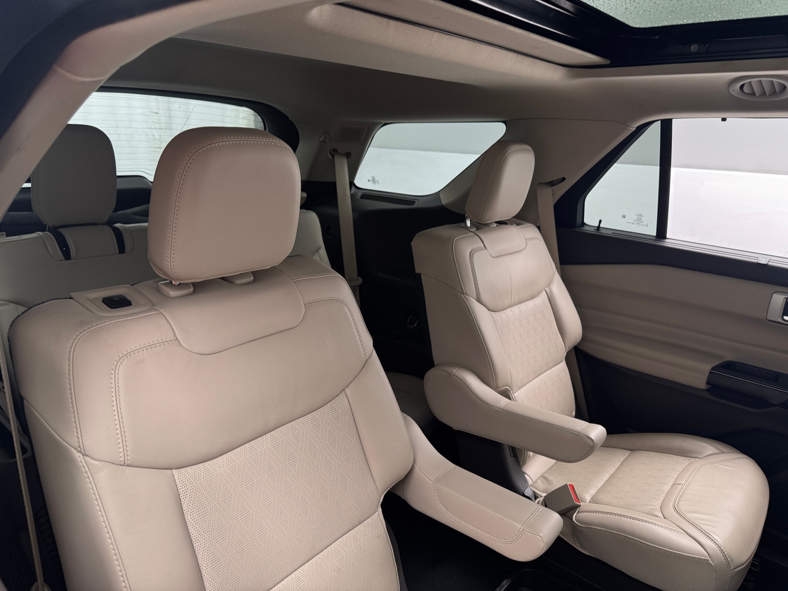 Thumbnail: 2021 Ford Explorer - 5