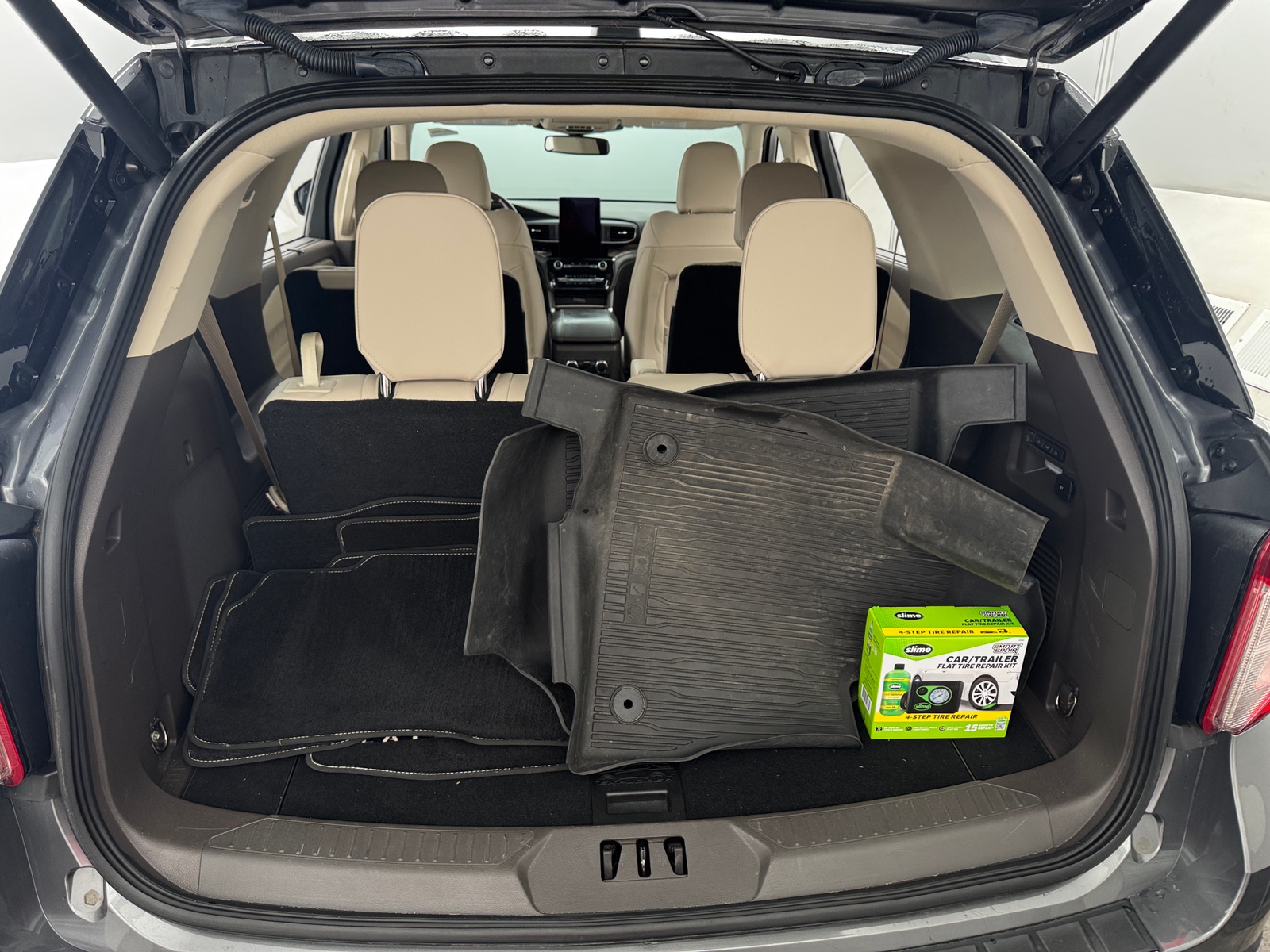 Thumbnail: 2021 Ford Explorer - 6