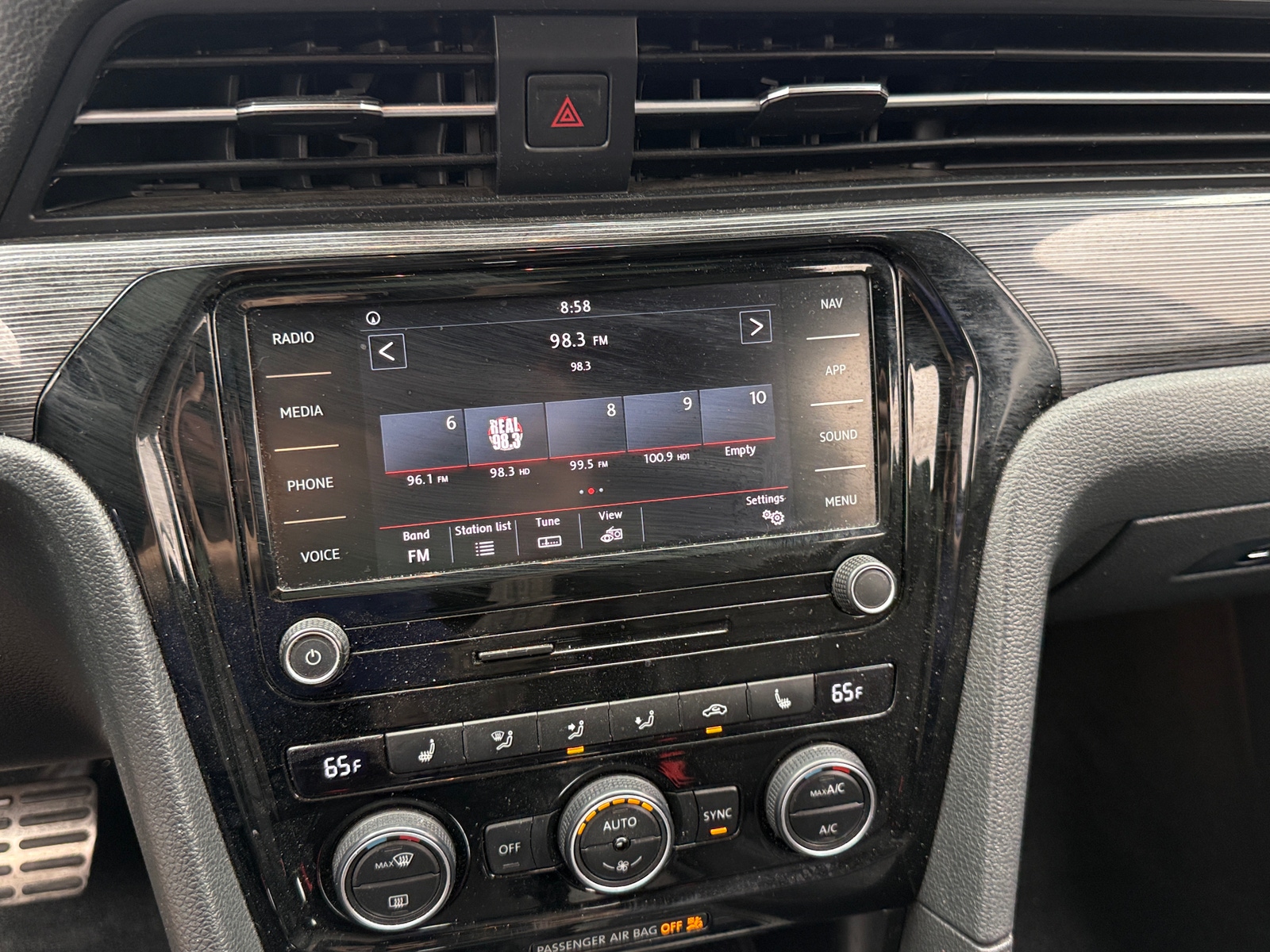 Thumbnail: 2021 Volkswagen Passat - 3