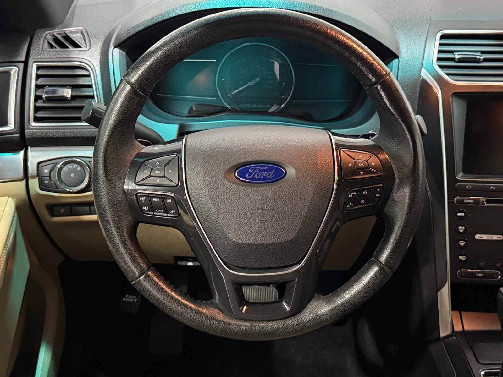 Thumbnail: 2016 Ford Explorer - 4