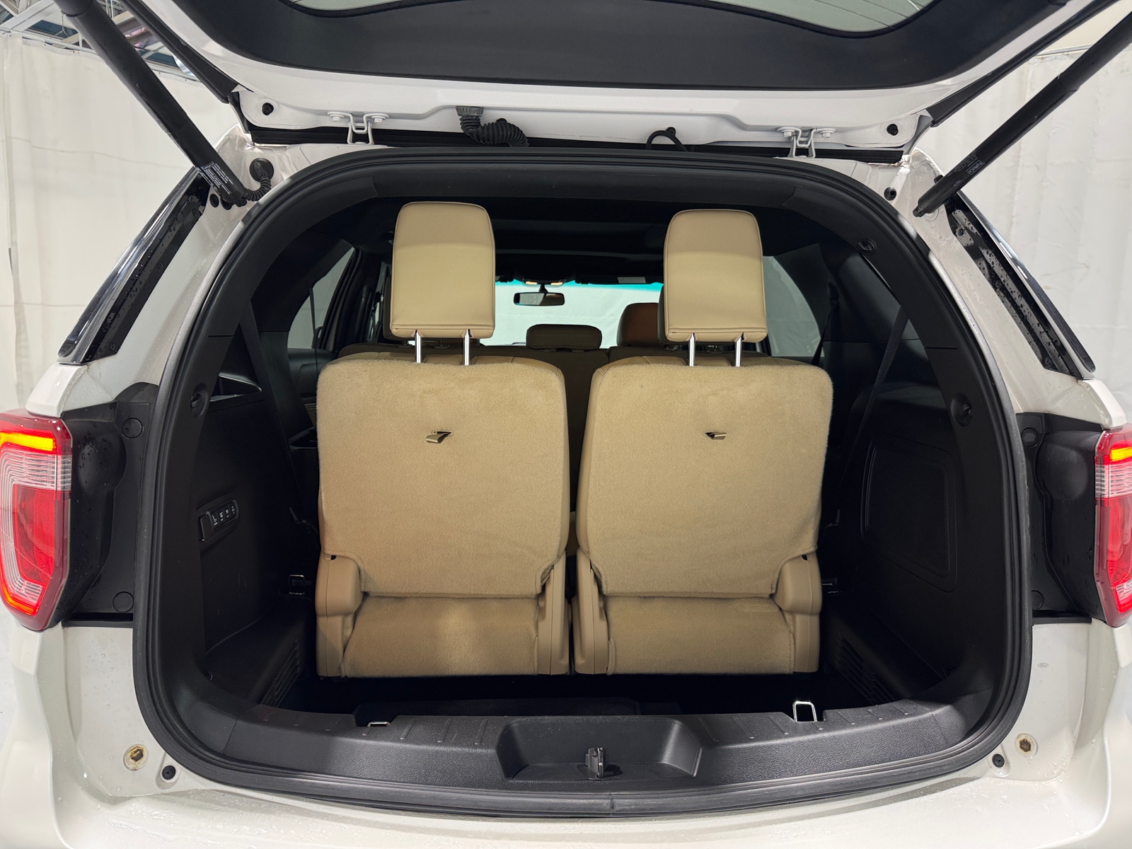 Thumbnail: 2016 Ford Explorer - 6