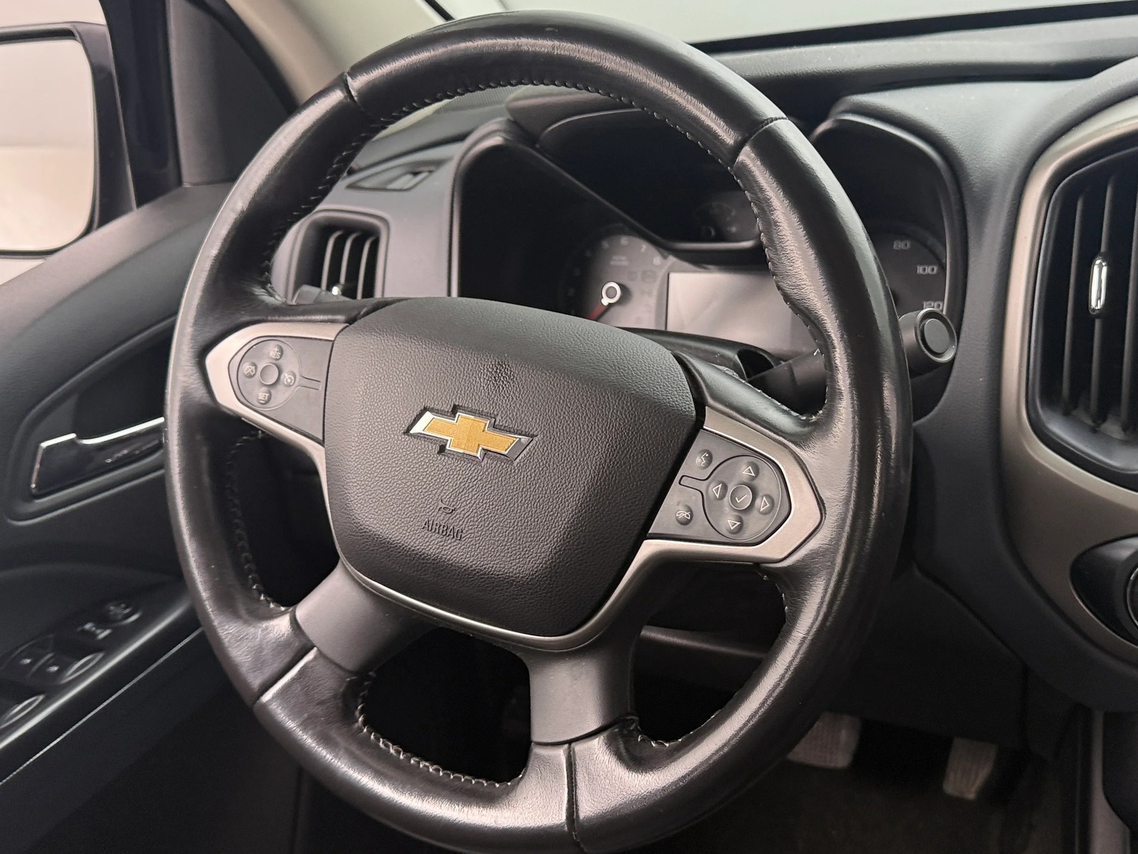 Thumbnail: 2017 Chevrolet Colorado - 5