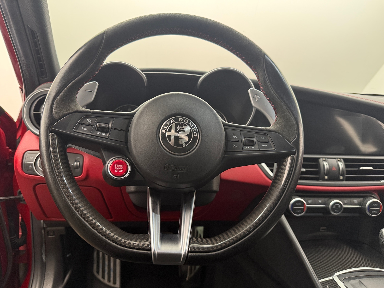 Thumbnail: 2018 Alfa Romeo Giulia - 4