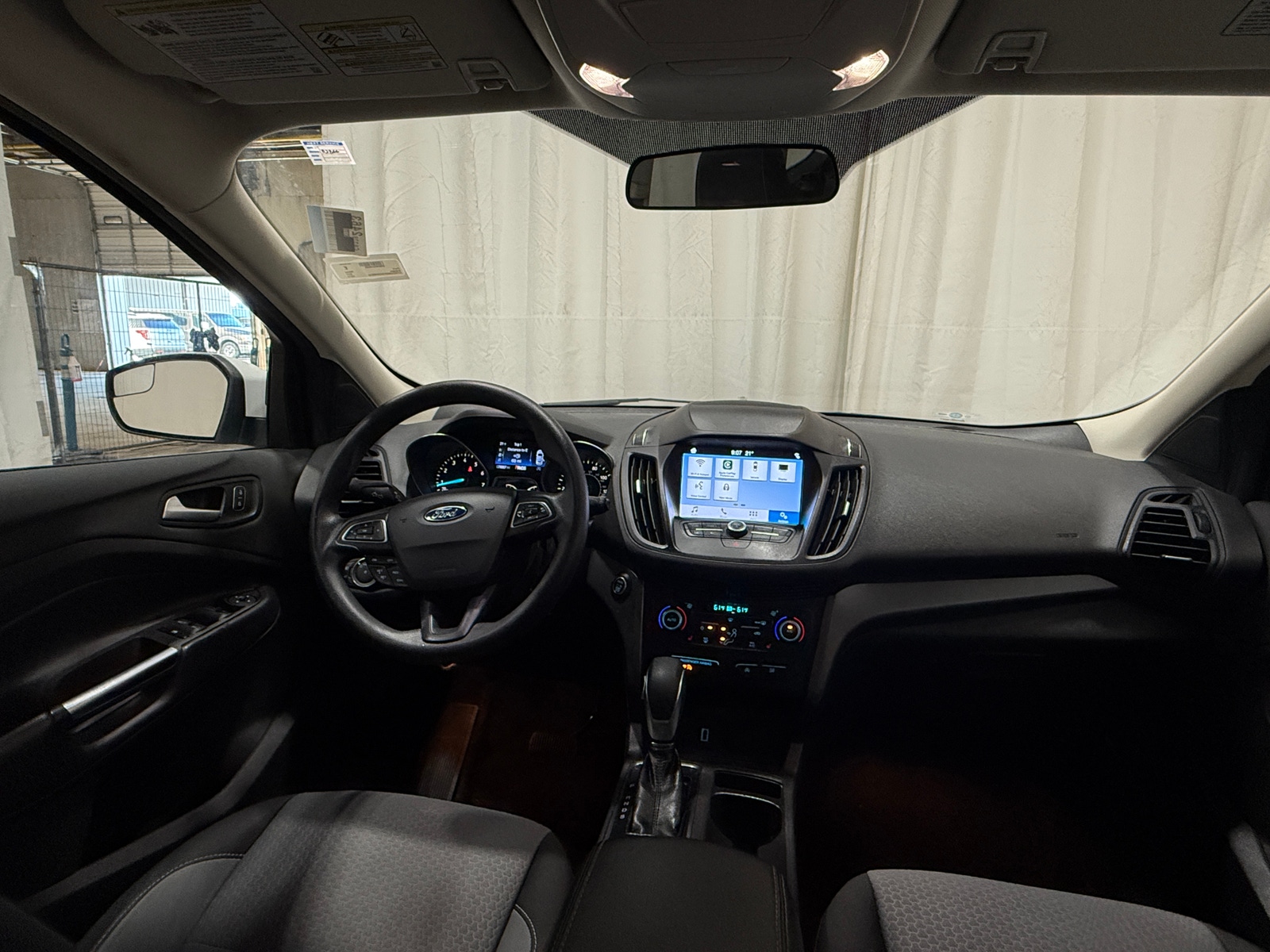 Thumbnail: 2019 Ford Escape - 3