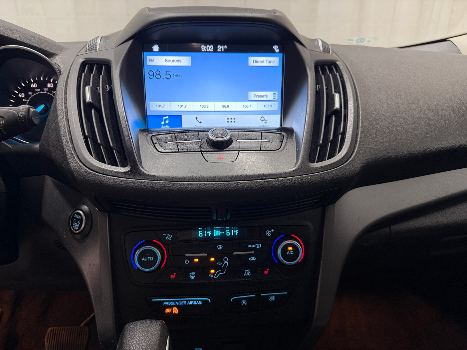 Thumbnail: 2019 Ford Escape - 4