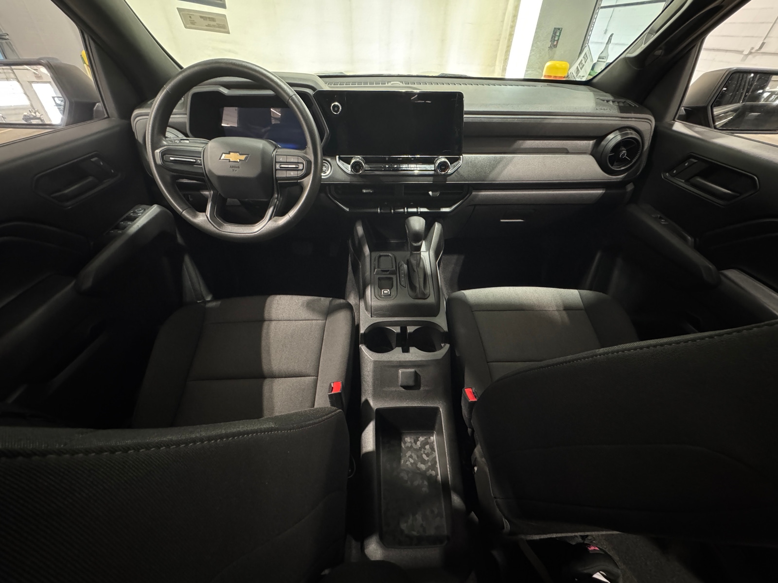 Thumbnail: 2024 Chevrolet Colorado - 3