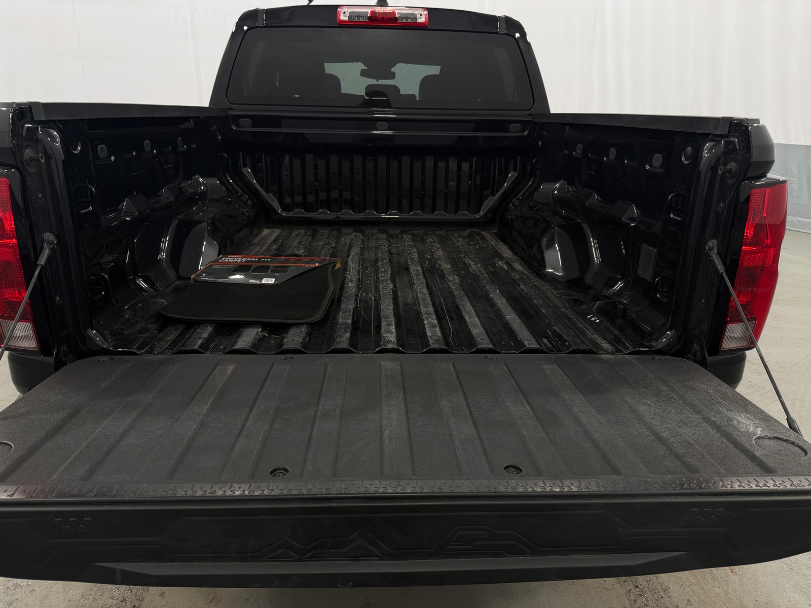 Thumbnail: 2024 Chevrolet Colorado - 7