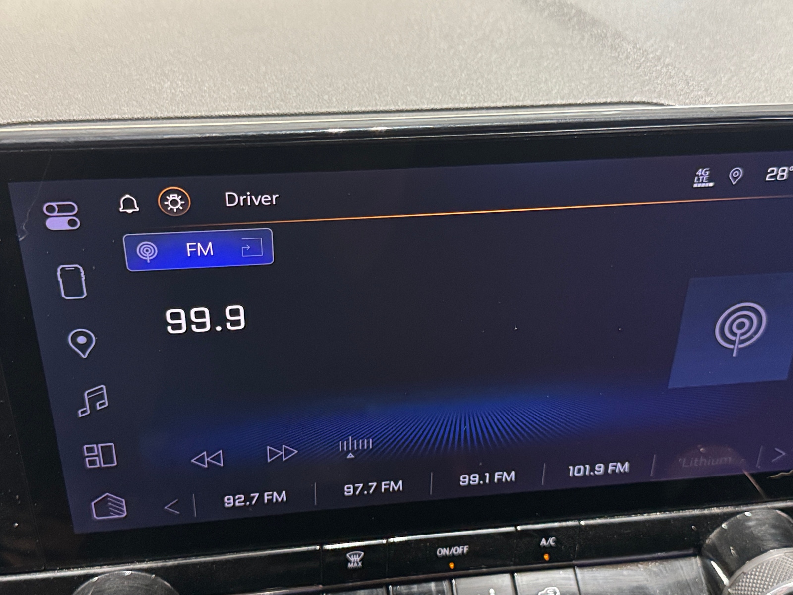 Thumbnail: 2024 Chevrolet Colorado - 4