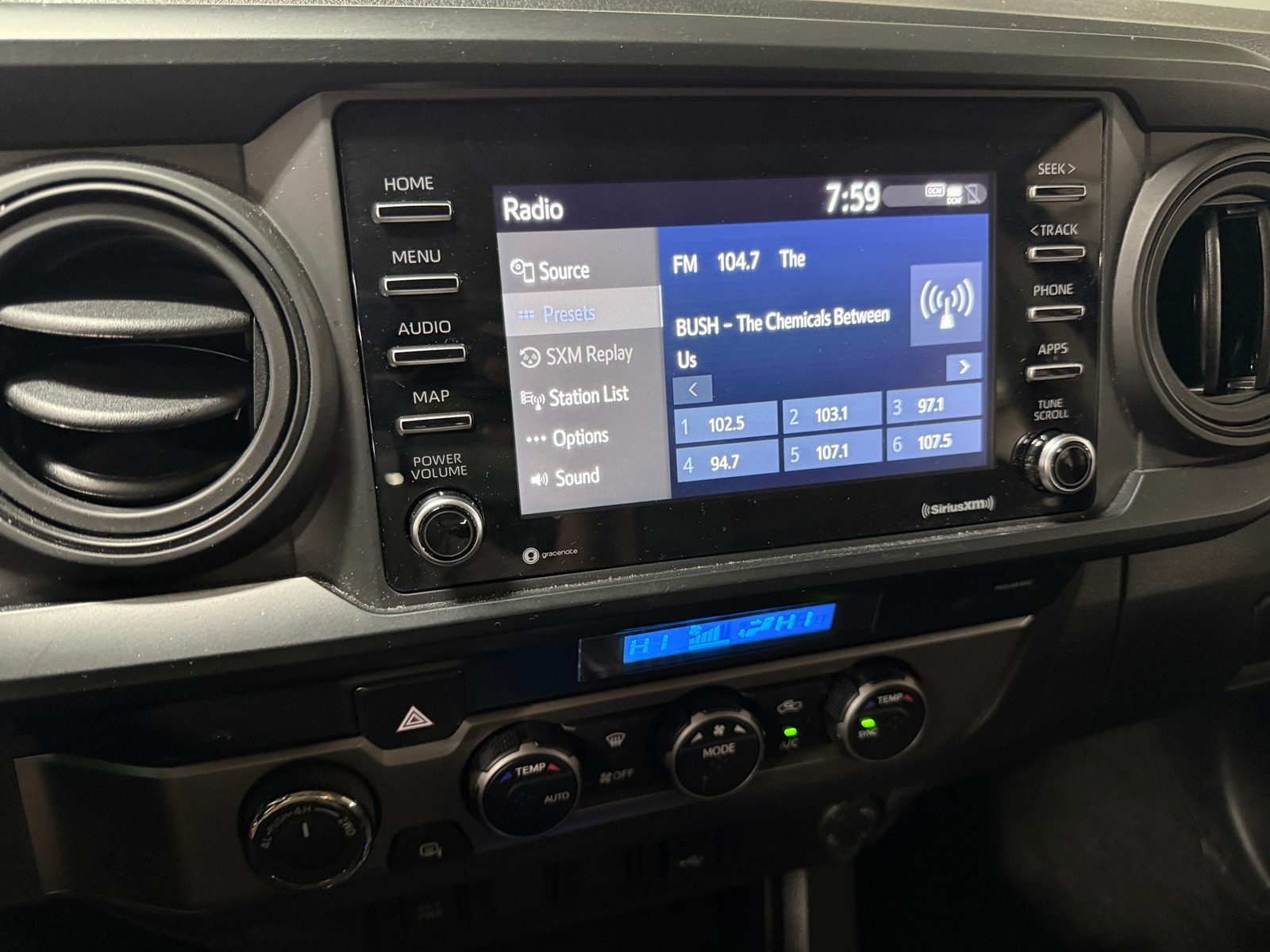 Thumbnail: 2022 Toyota Tacoma - 4