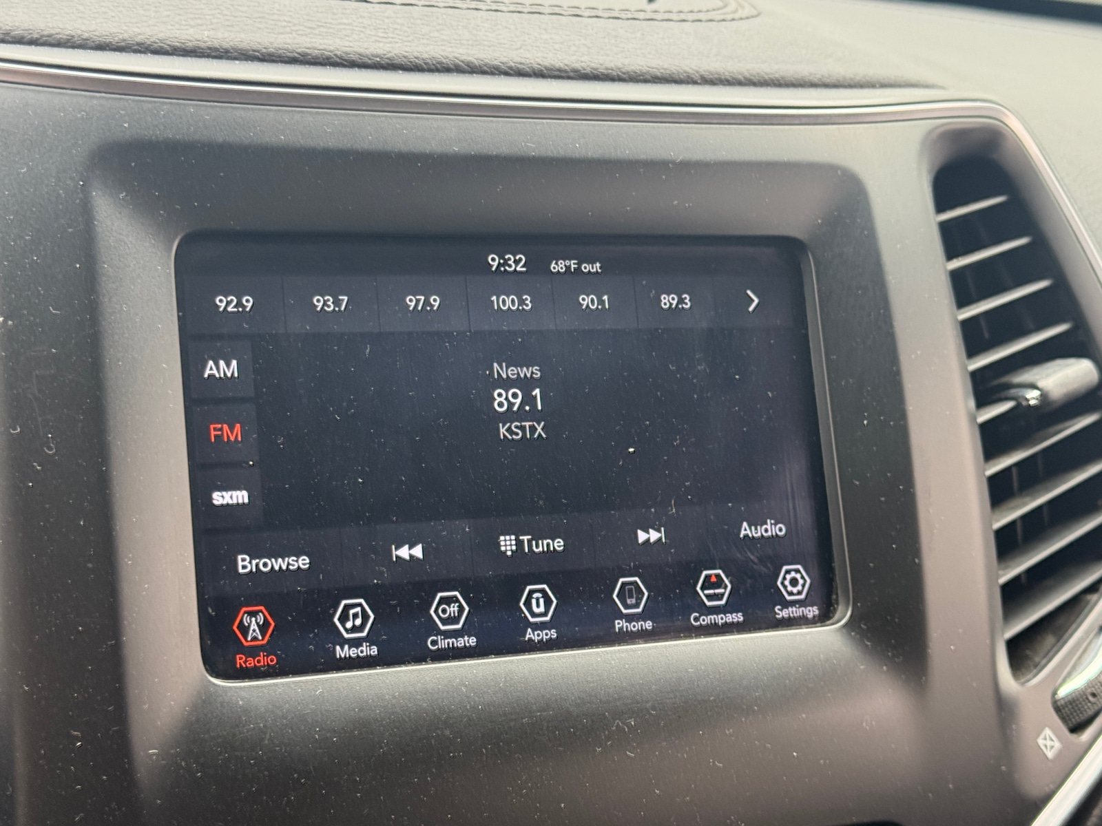 Thumbnail: 2019 Jeep Cherokee - 4